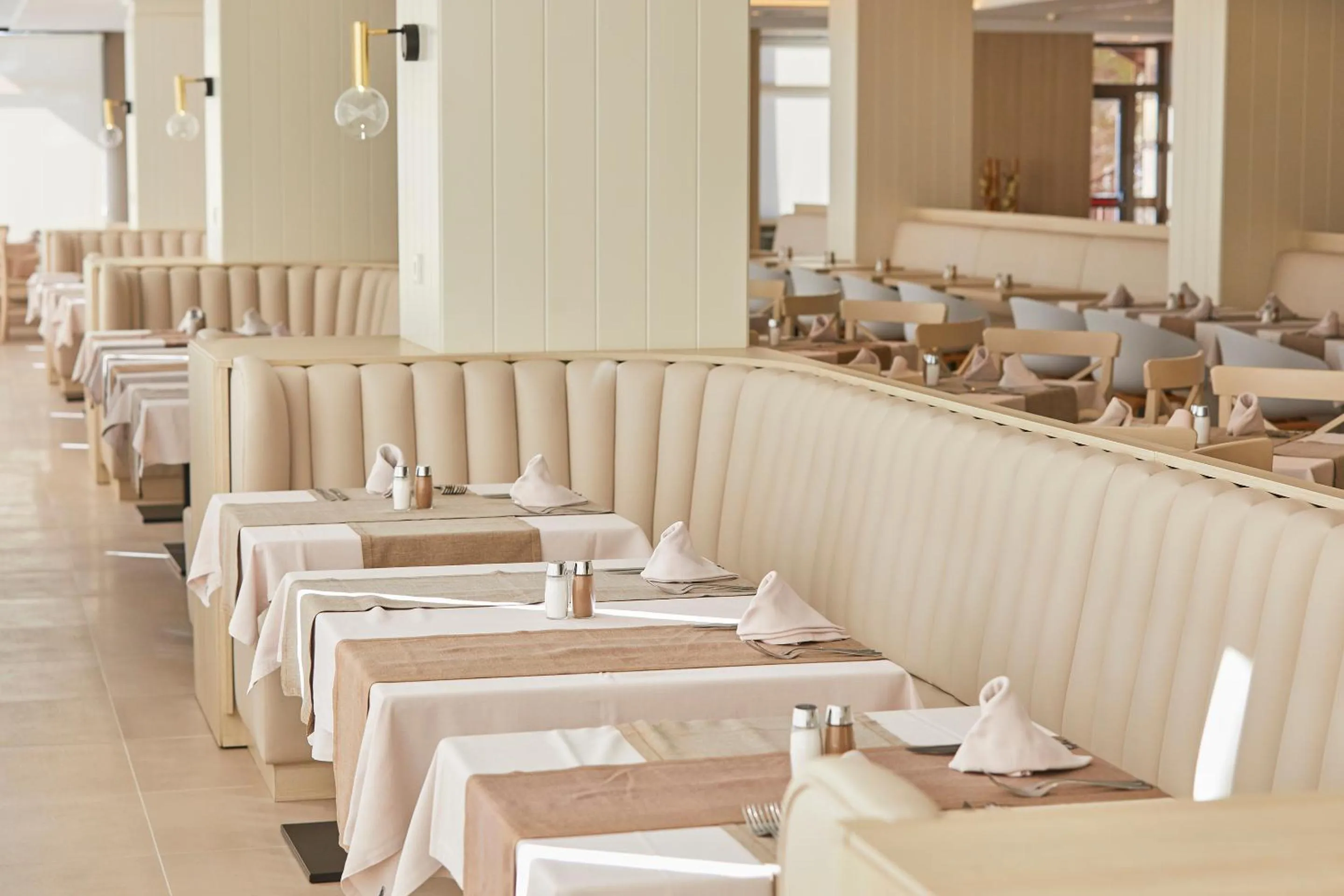 Restaurant/places to eat in Hotel Playa Golf - Adults Only