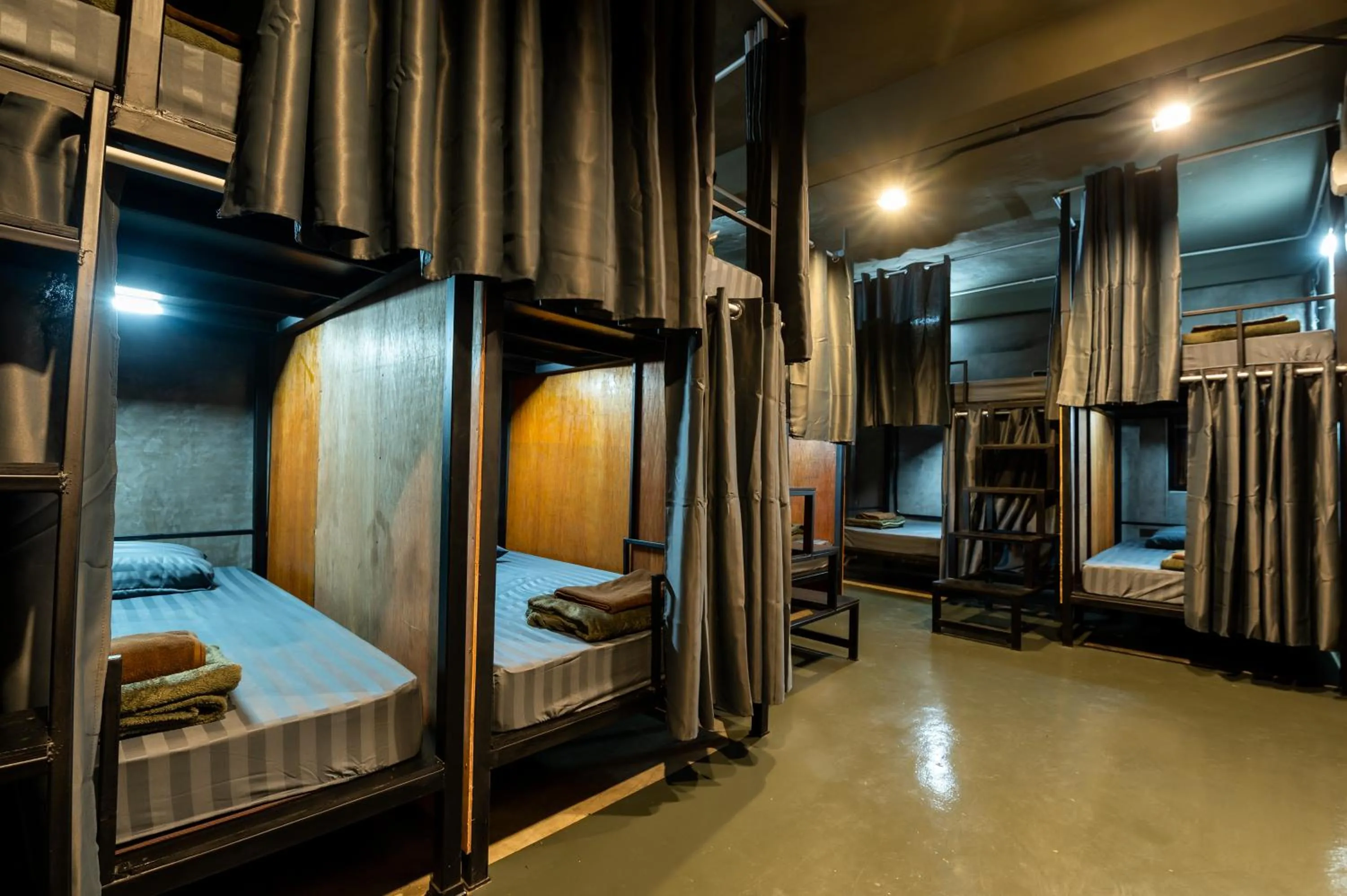 Another High Away Hostel - Bangkok
