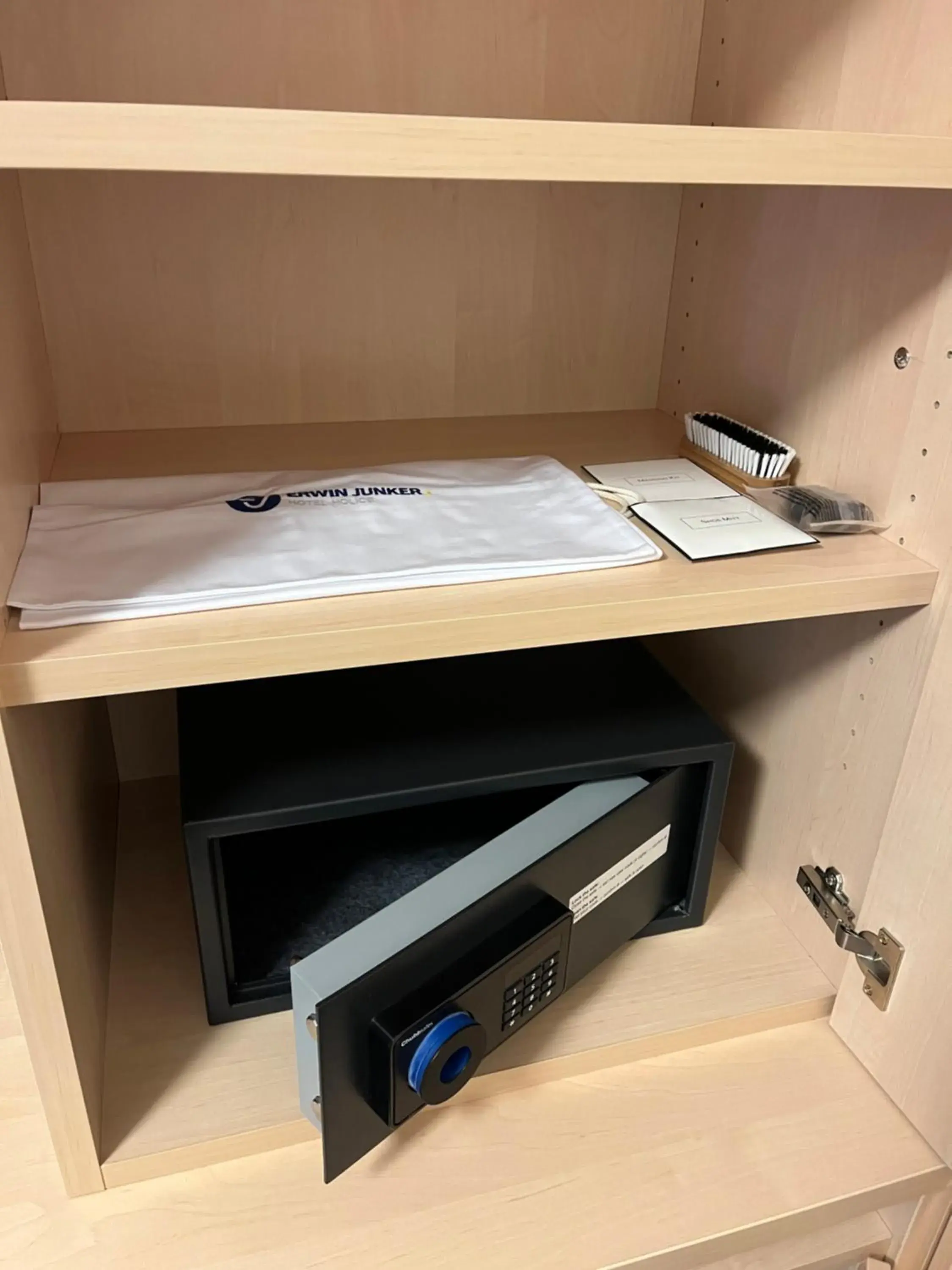 Double Room - single occupancy in Hotel Erwin Junker Double Room - single occupancy in Hotel Erwin Junker