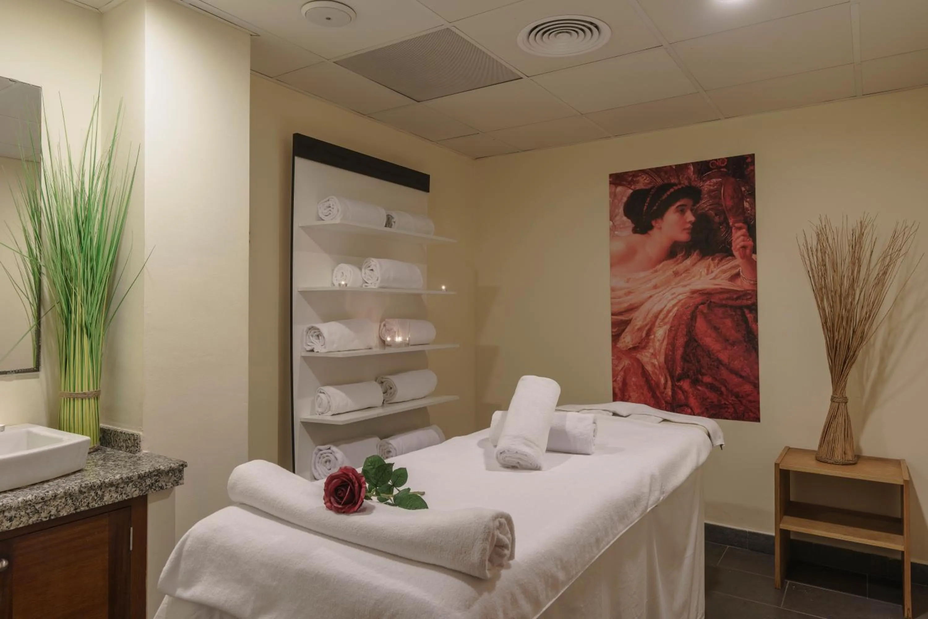 Massage, Bed in Alua Gran Camp de Mar