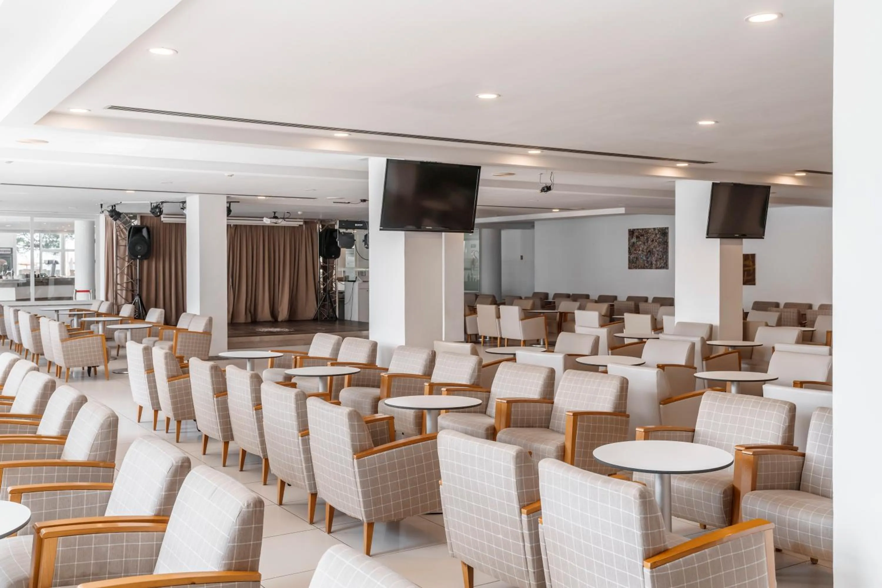 Restaurant/places to eat in Alua Gran Camp de Mar