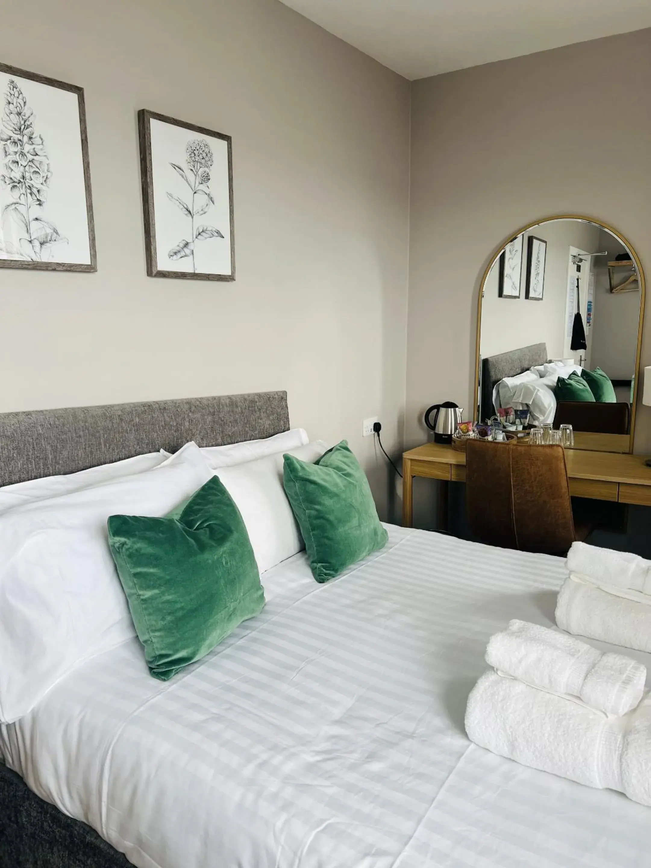 Bedroom, Bed in Tuckers Inn Bedroom, Bed in Tuckers Inn