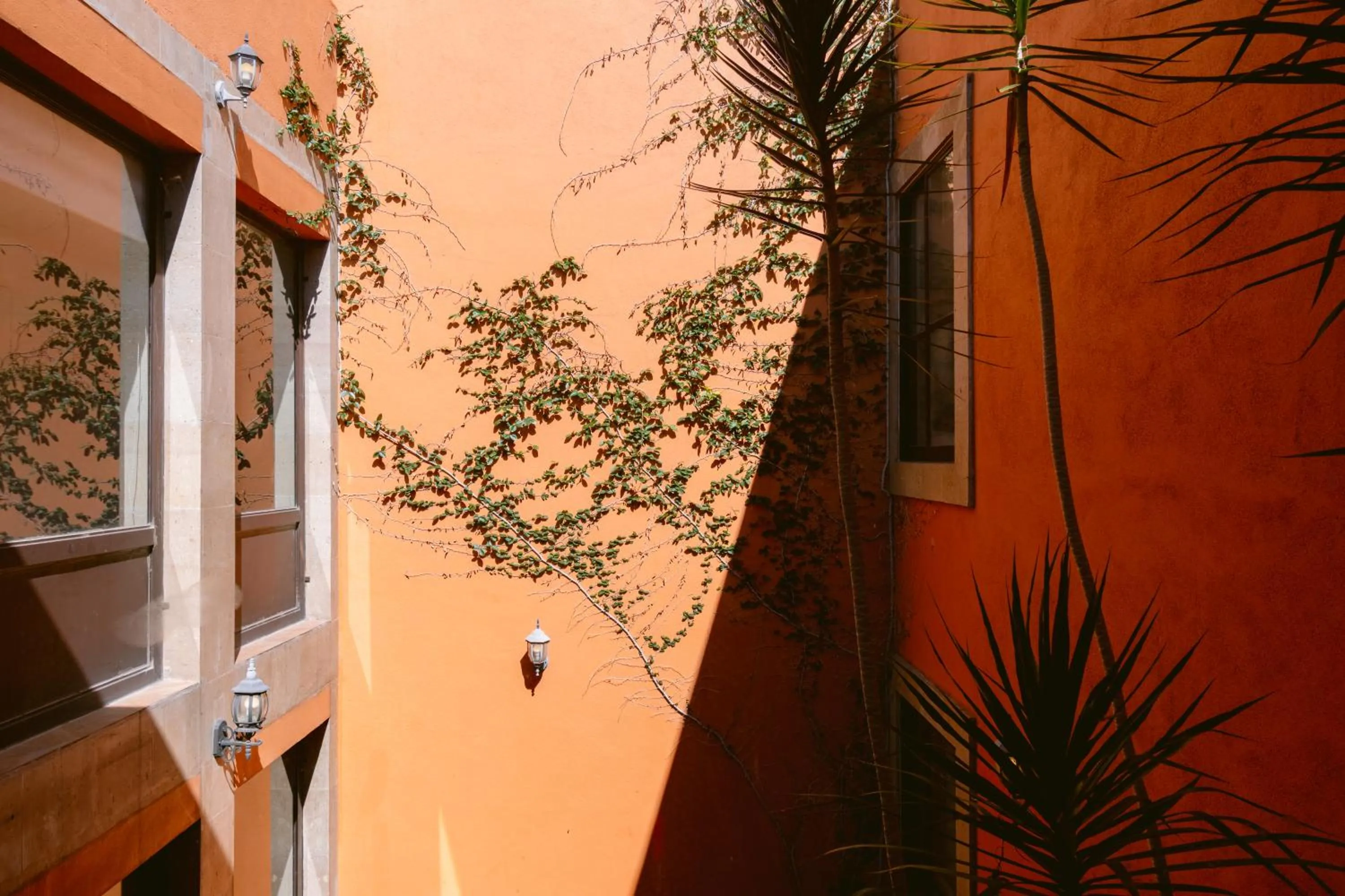 Decorative detail in Hotel La Estación