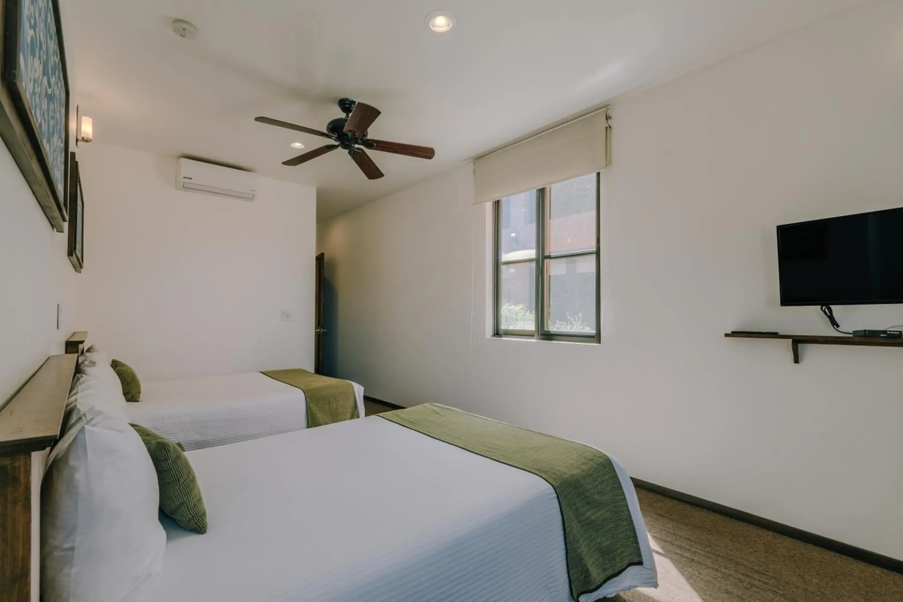 Photo of the whole room, Bed in Hotel La Estación Photo of the whole room, Bed in Hotel La Estación