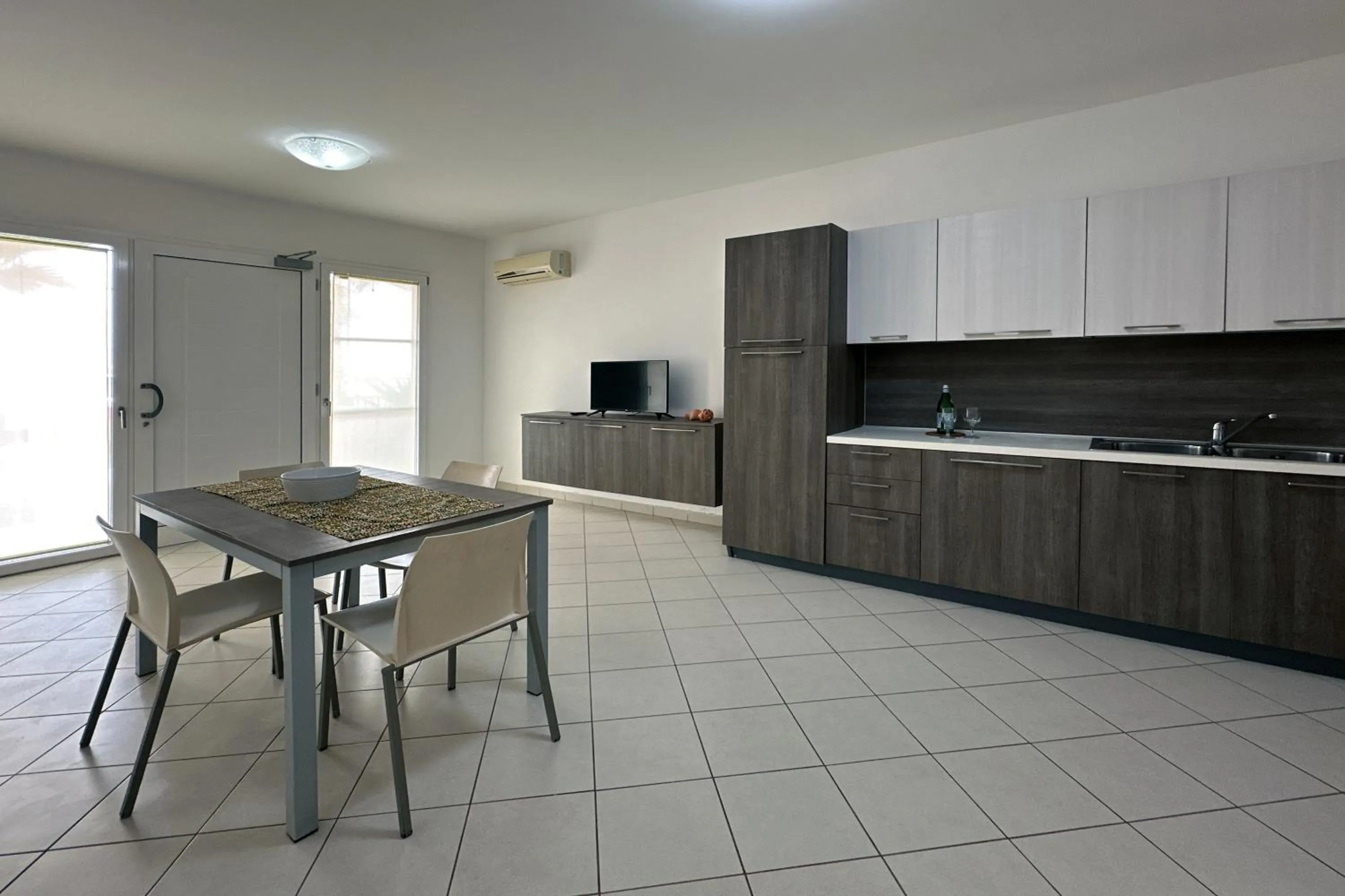 TV and multimedia in Aparthotel Por do Sol