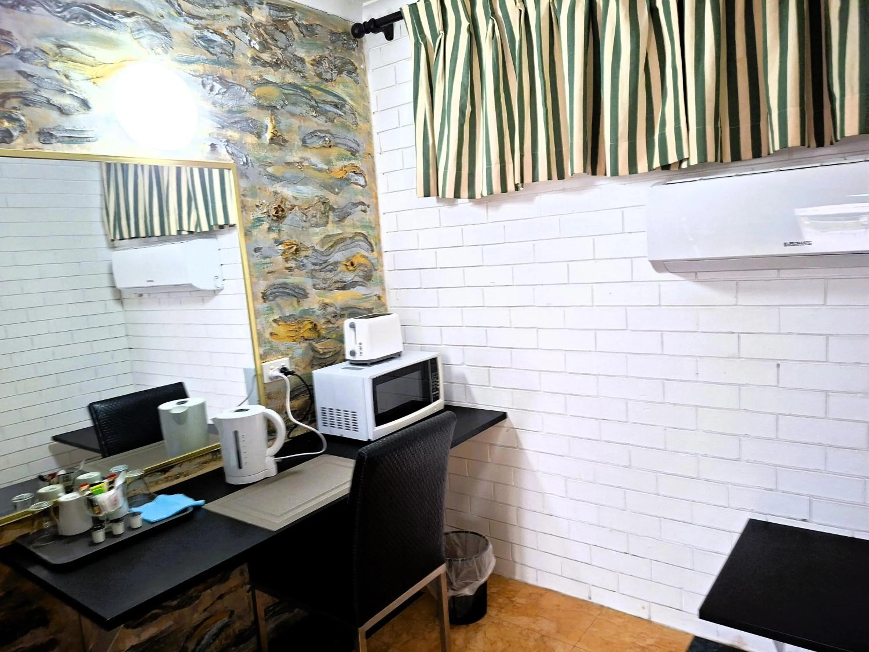 The Queenslander Motel
