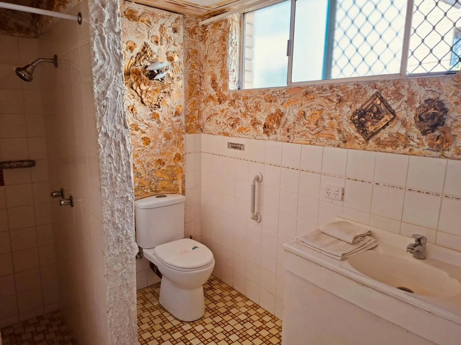 The Queenslander Motel