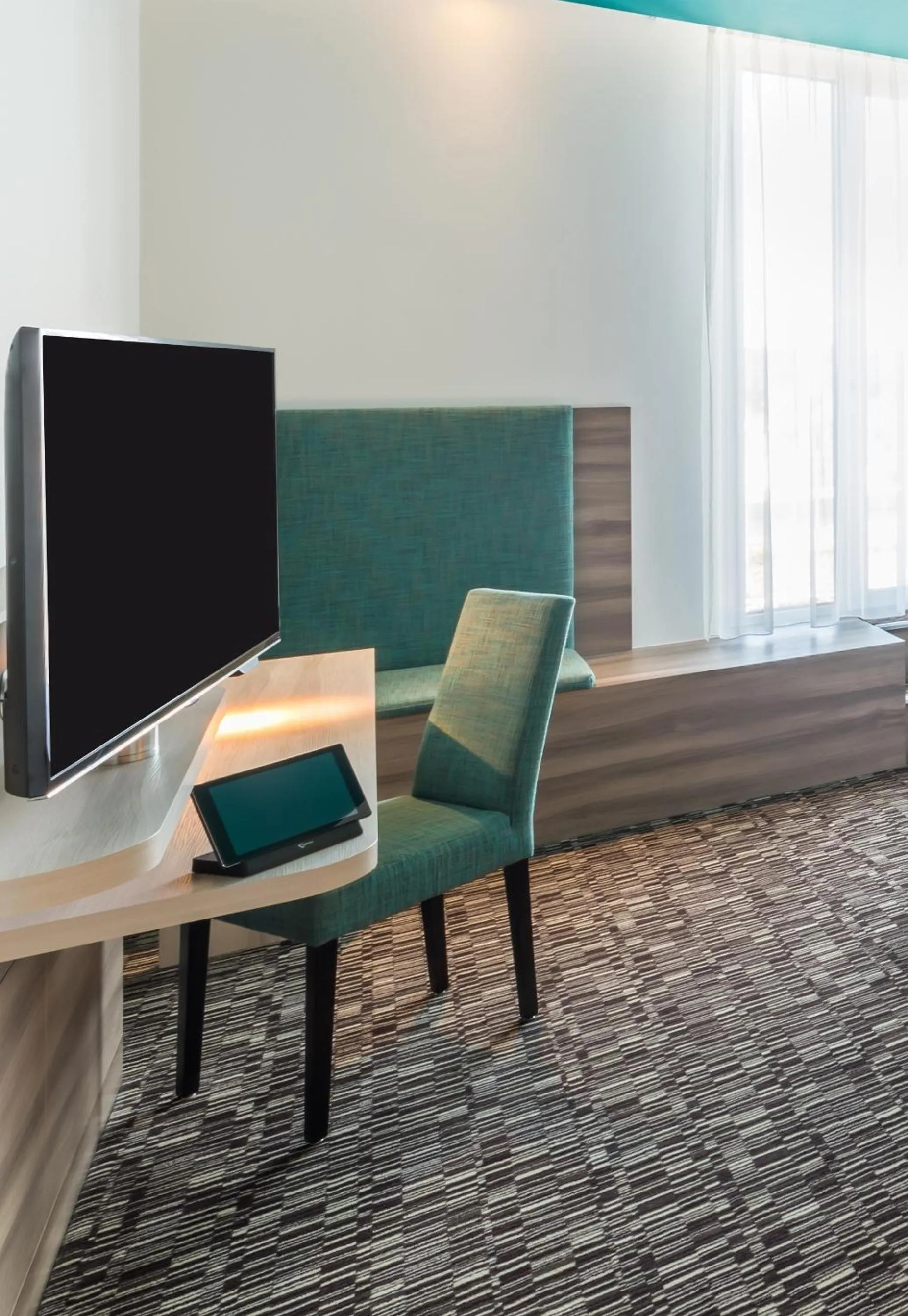 TV and multimedia in Park Inn by Radisson Neumarkt