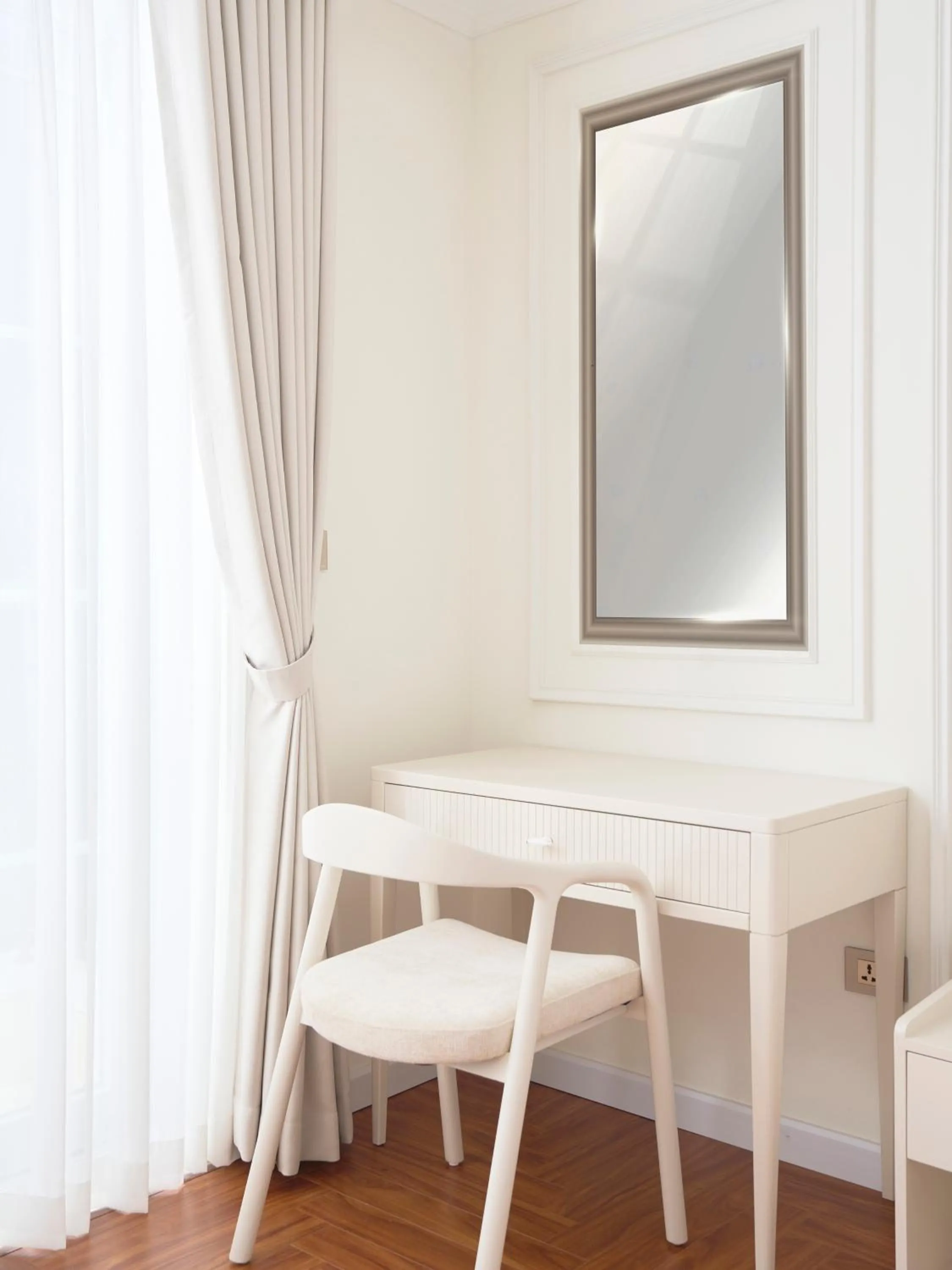 Deluxe Twin Room in Hanoi Ivory Hotel