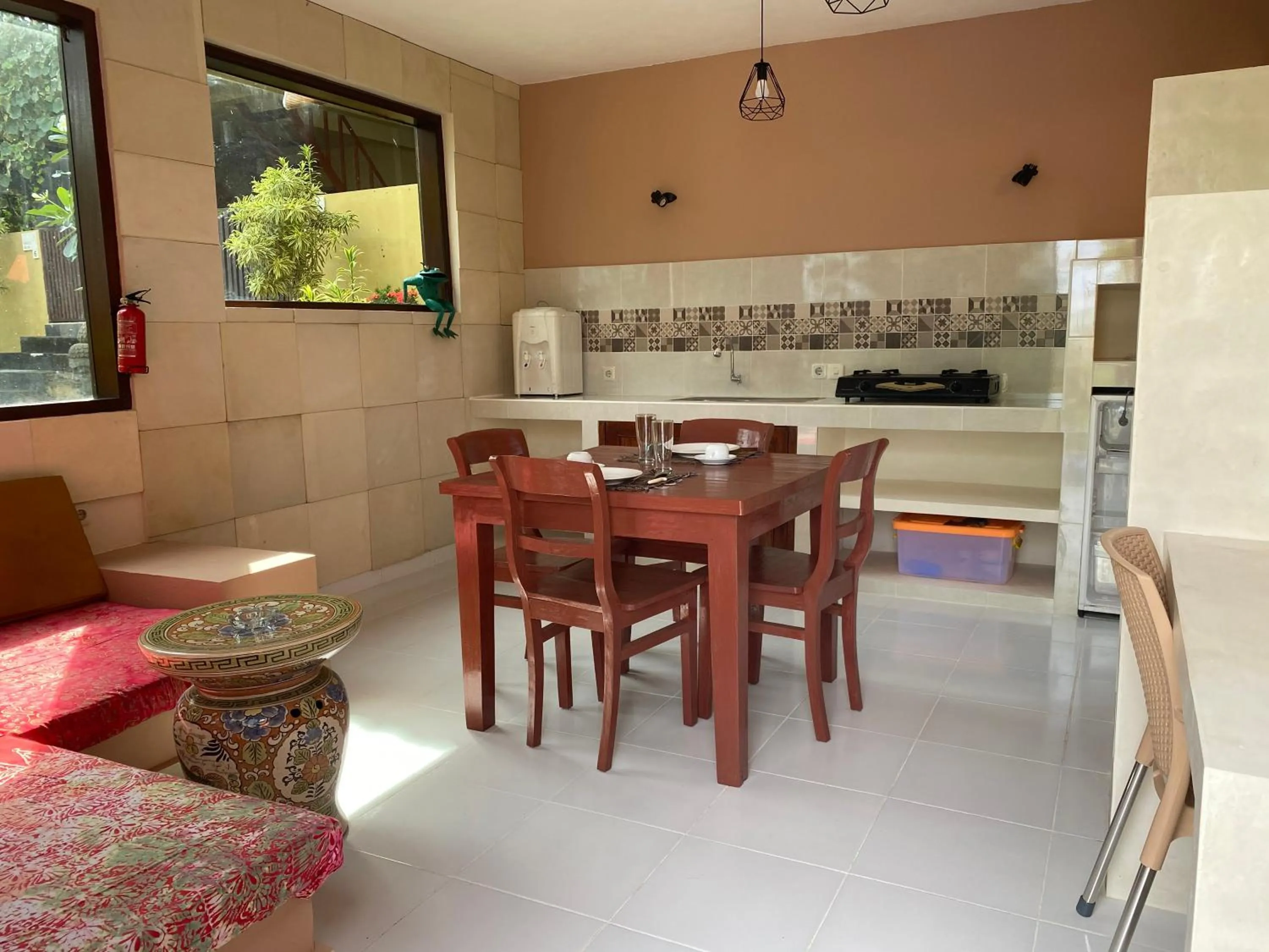 Kitchen or kitchenette in Villa Anjing 2