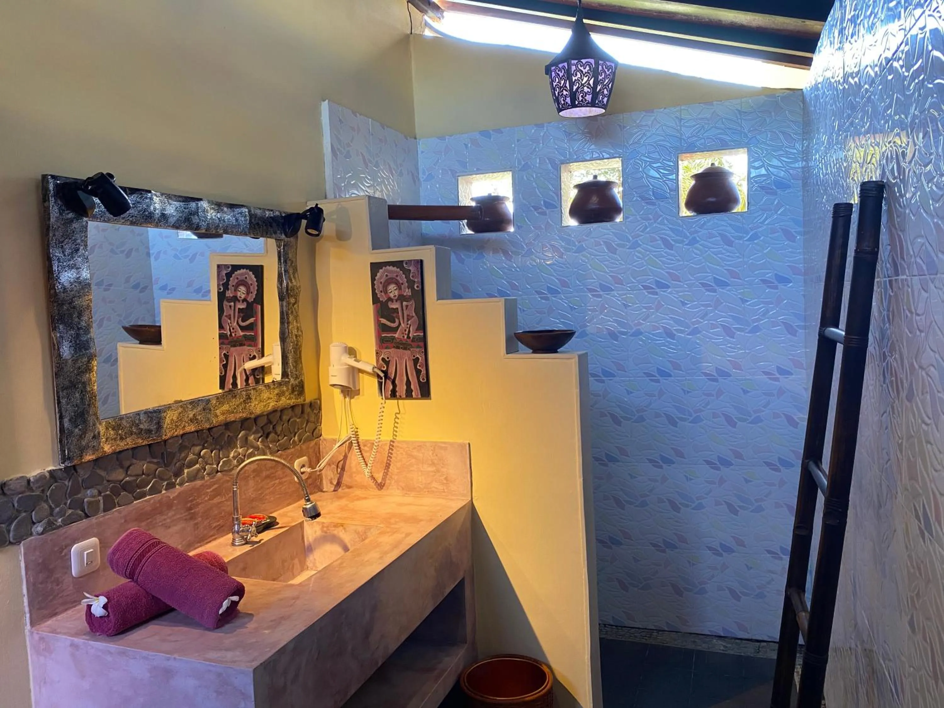 Shower in Villa Anjing 2