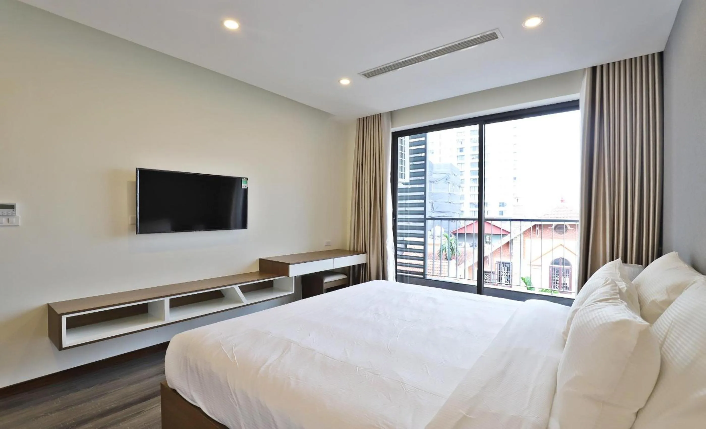 Apartment with View and Balcony in Duc Hoang Residence & Hotel West Lake