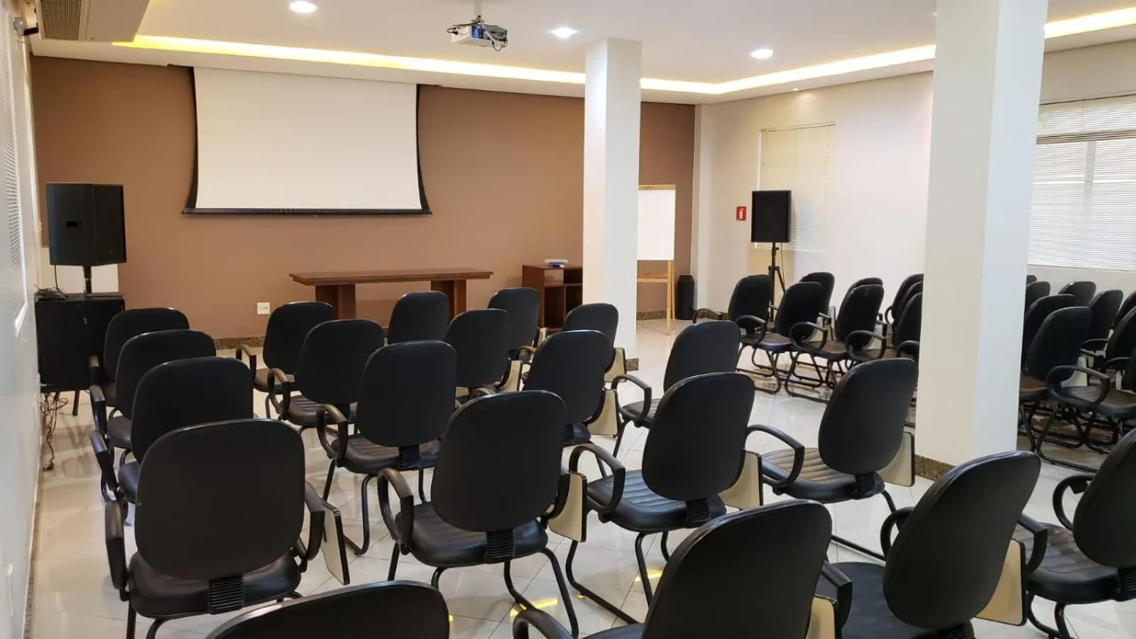 Meeting/conference room in Benvenuto Palace Hotel