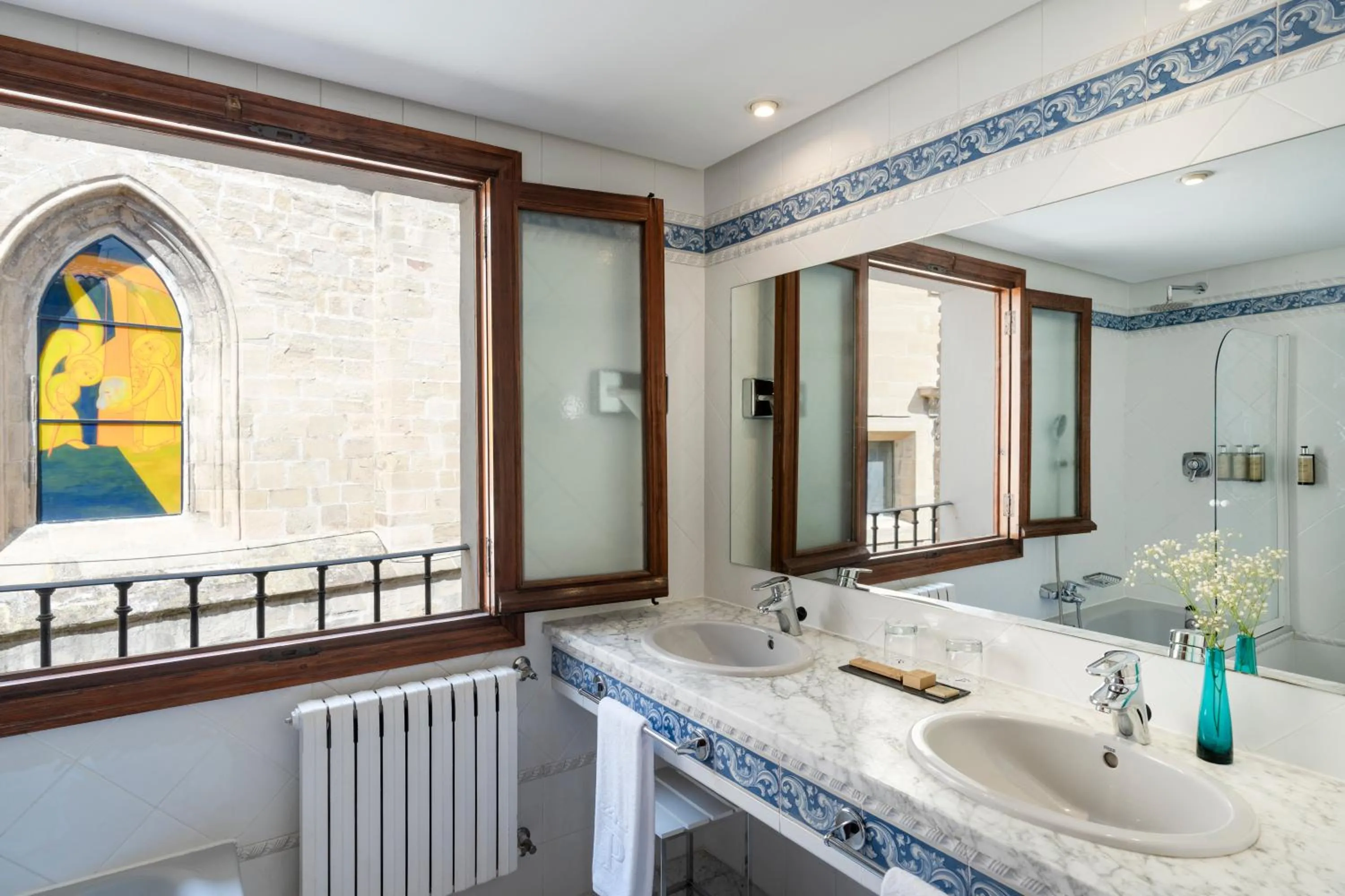 Bathroom in Parador de Santo Domingo de la Calzada