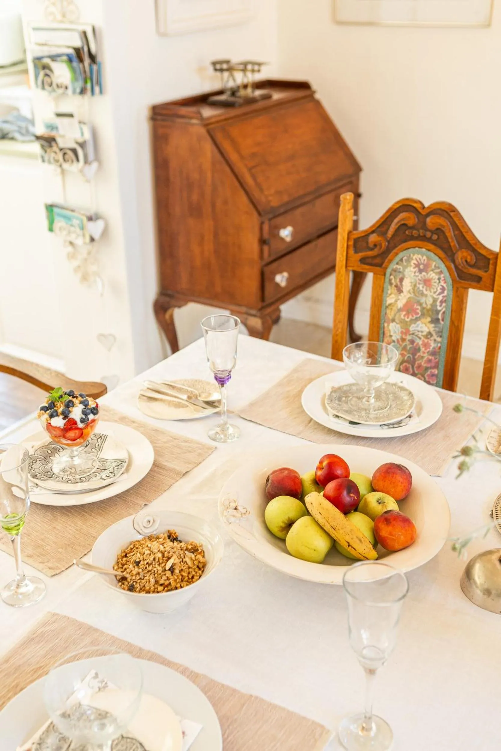 Food and drinks in Guinea Fowl House