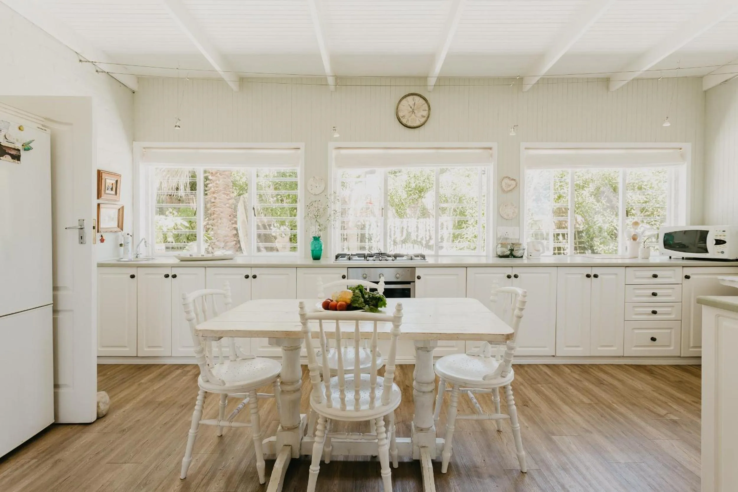 Kitchen or kitchenette in Guinea Fowl House