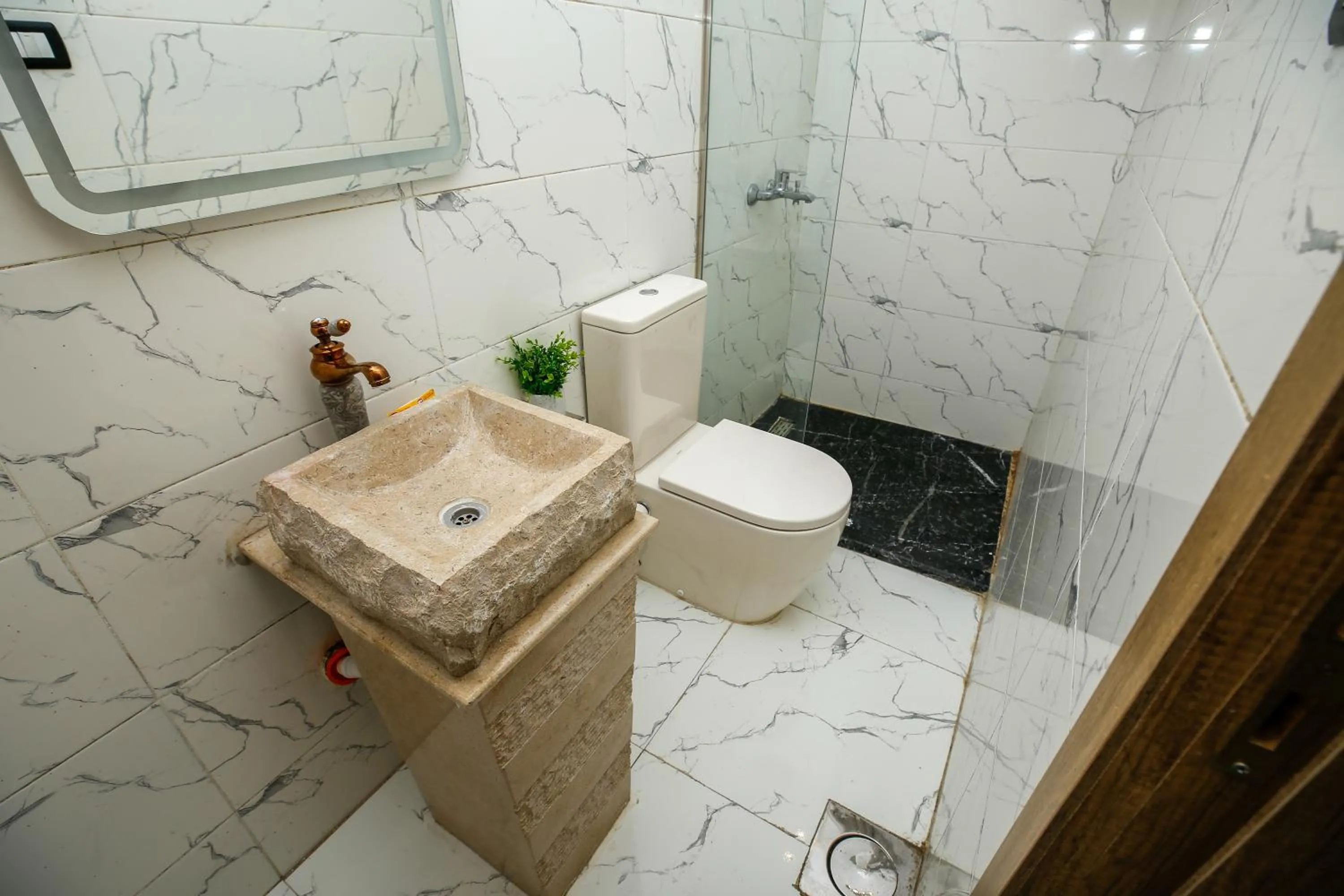 Shower in Point Pyramids View