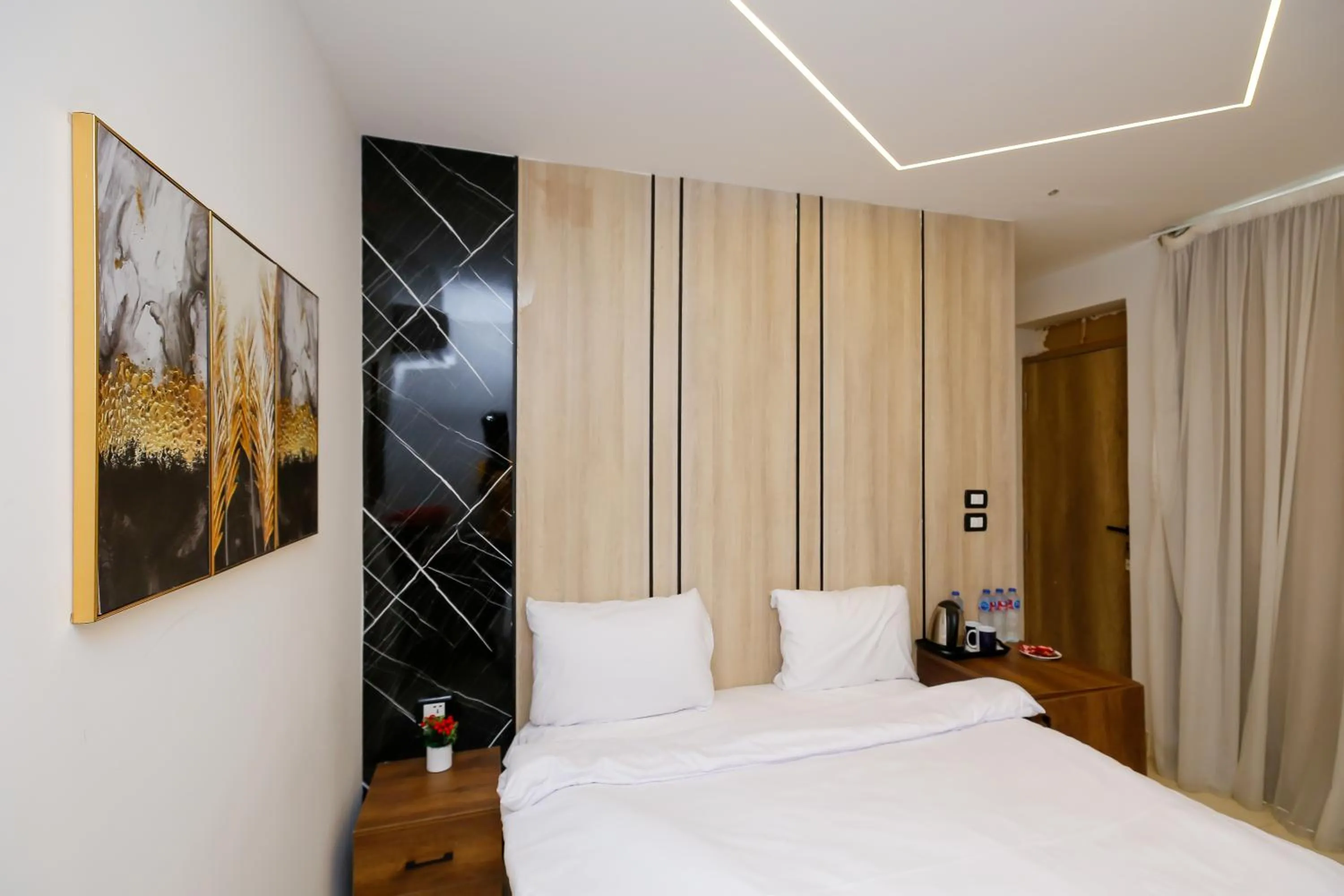 Bed in Point Pyramids View