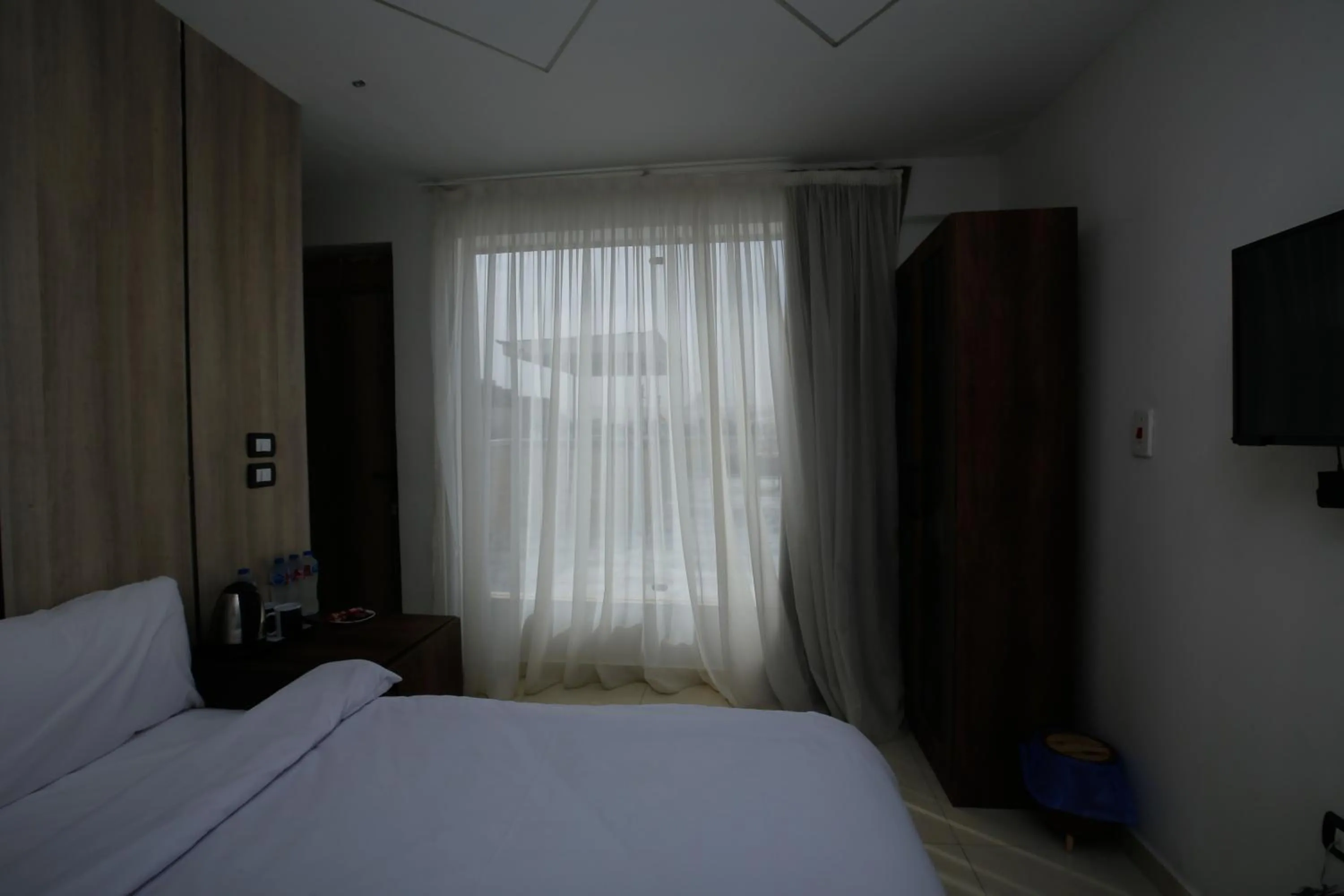 Bedroom, Bed in Point Pyramids View