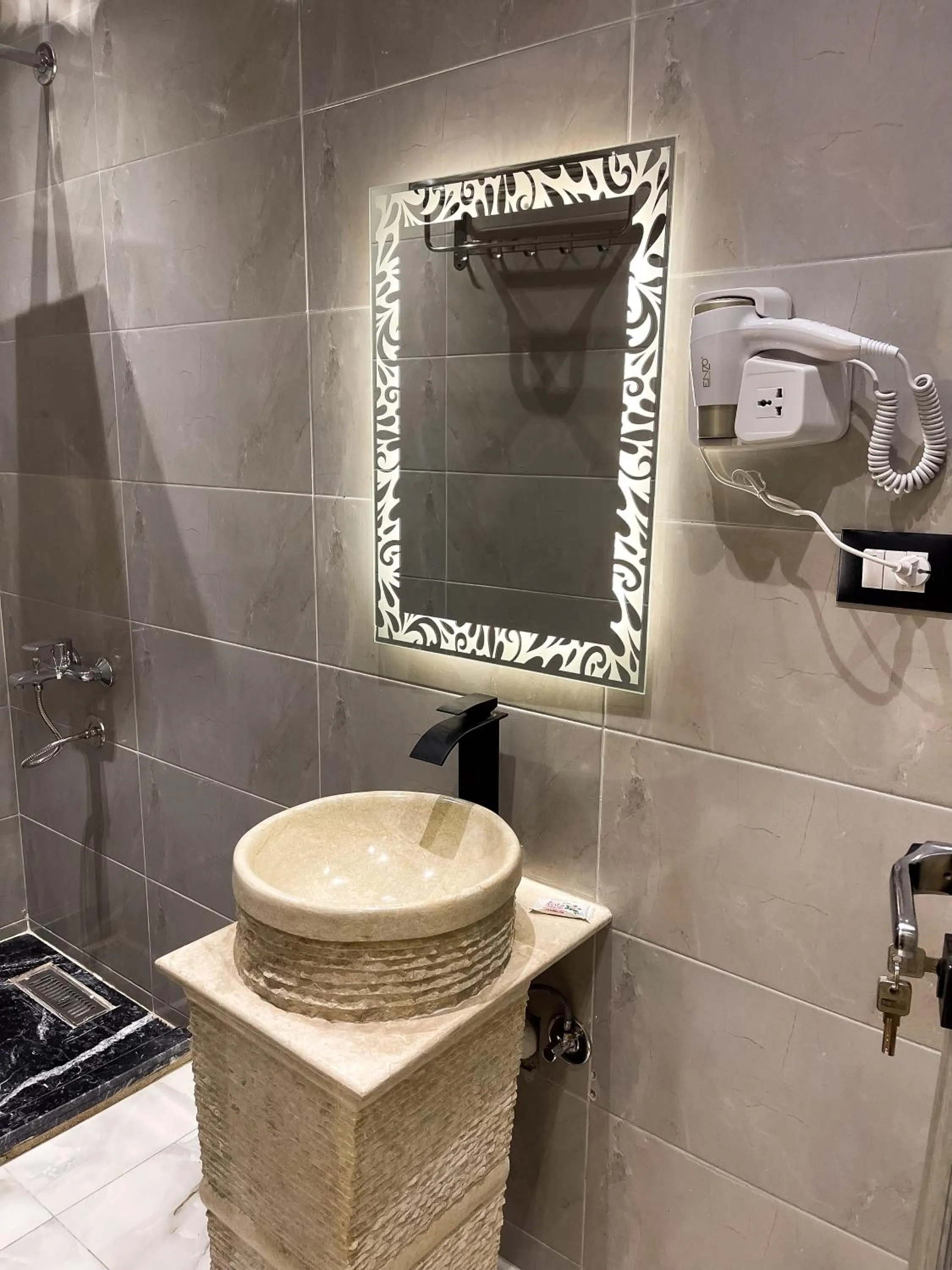 Bathroom in Point Pyramids View