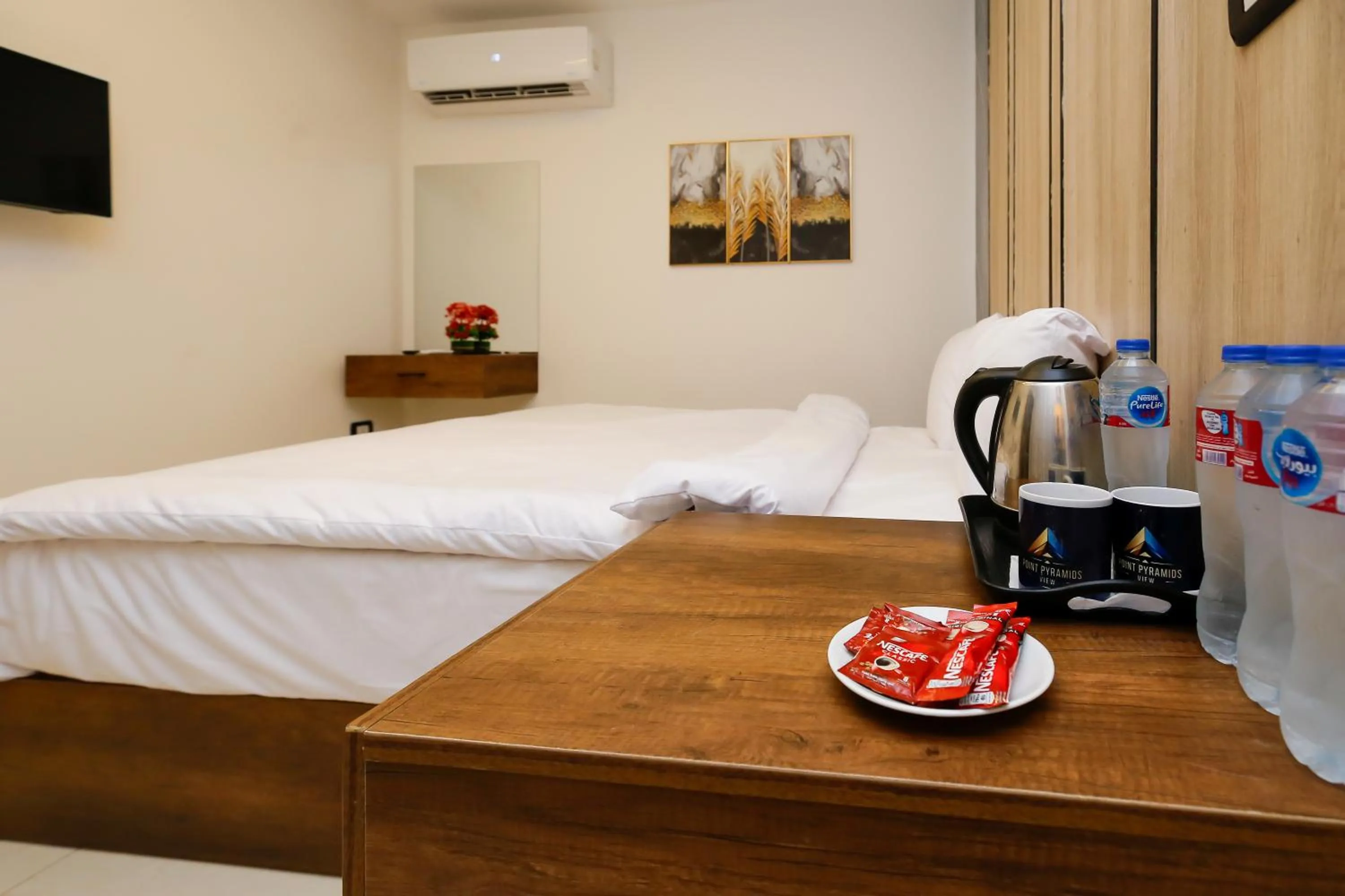Bed in Point Pyramids View