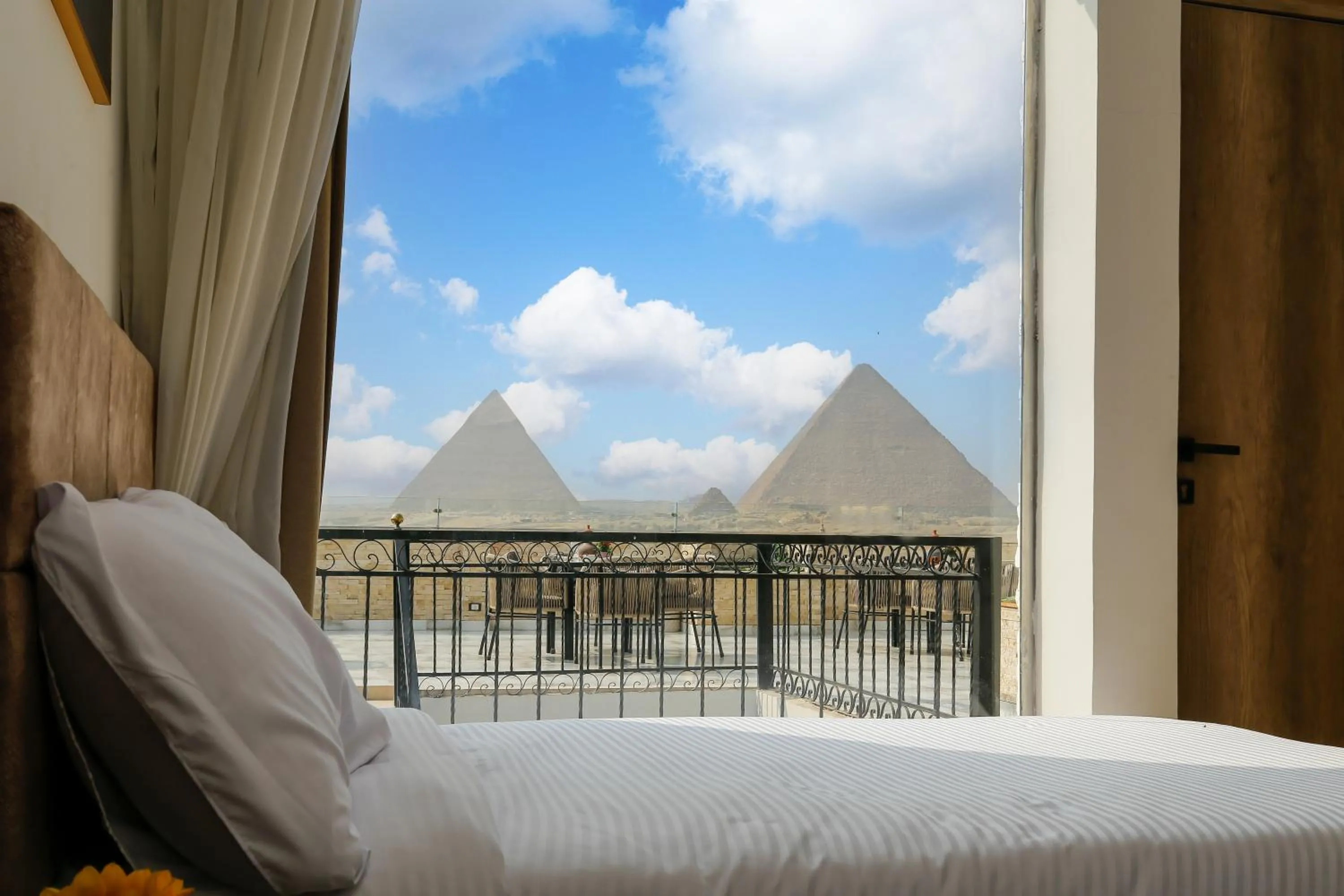 Bed in Point Pyramids View