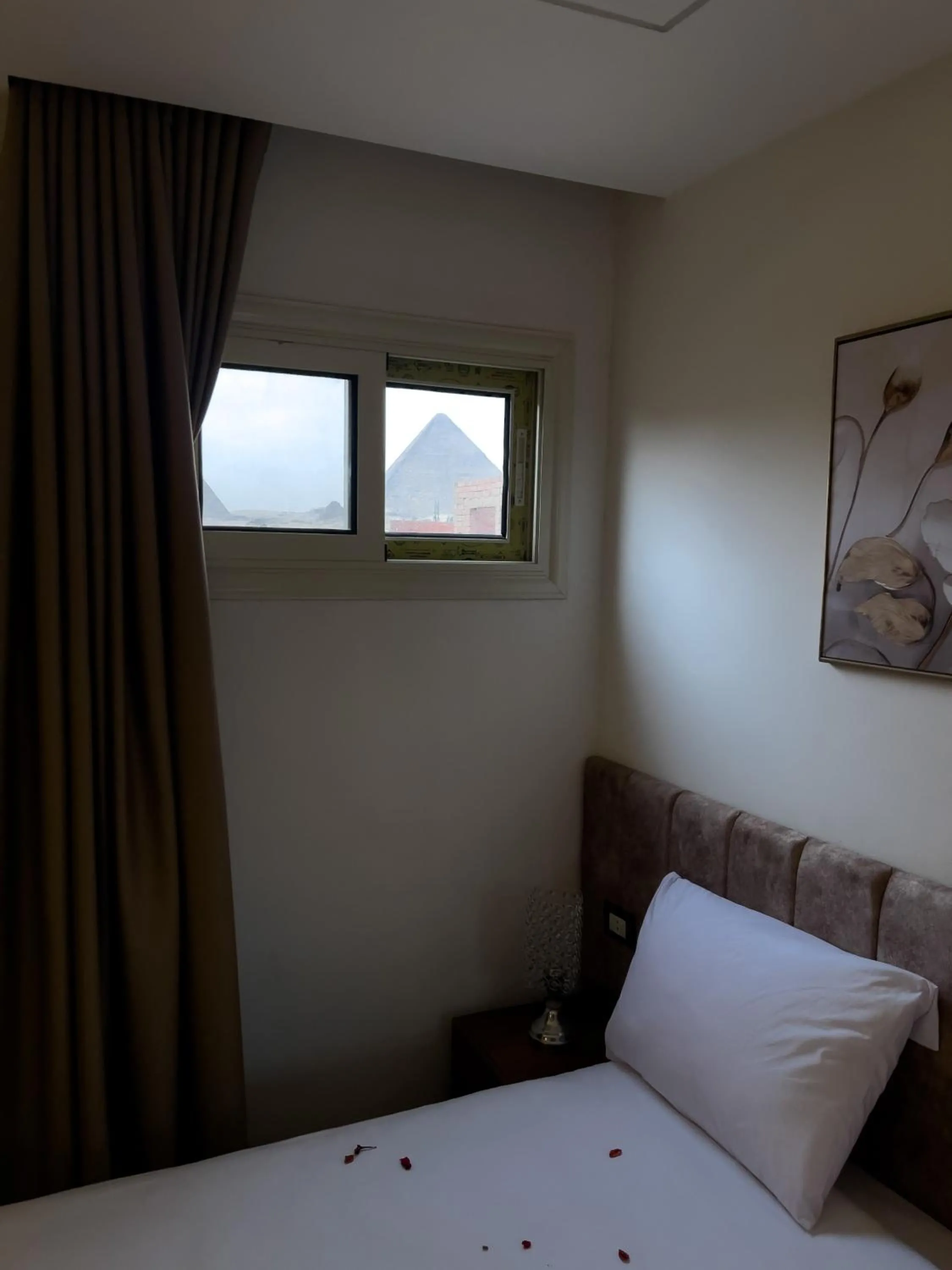 Bed in Point Pyramids View