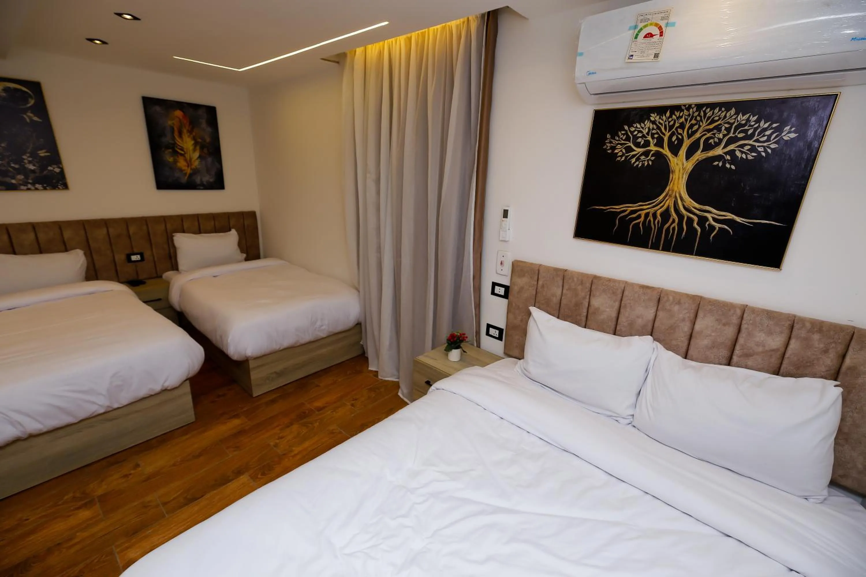 Bed in Point Pyramids View