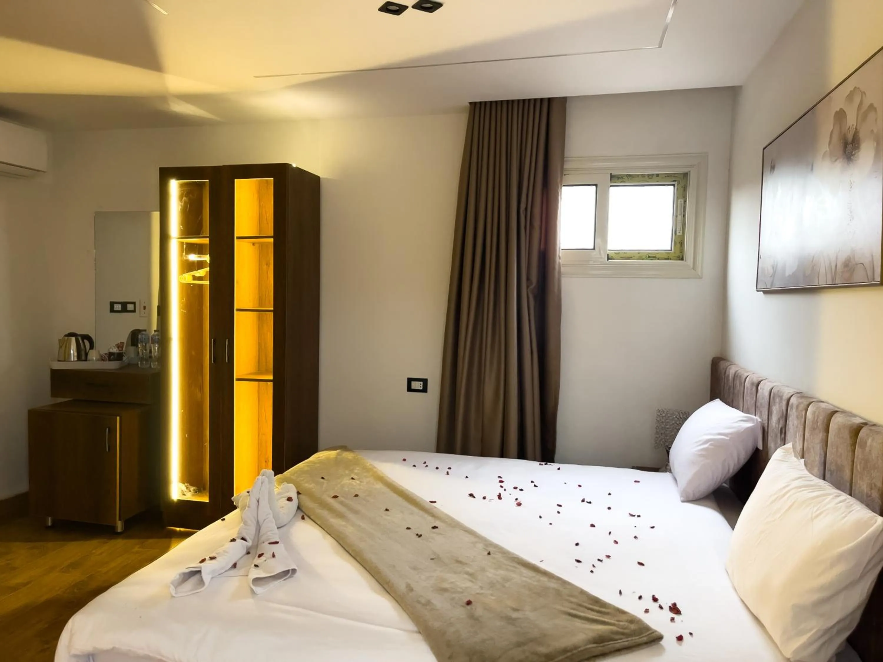 Bed in Point Pyramids View