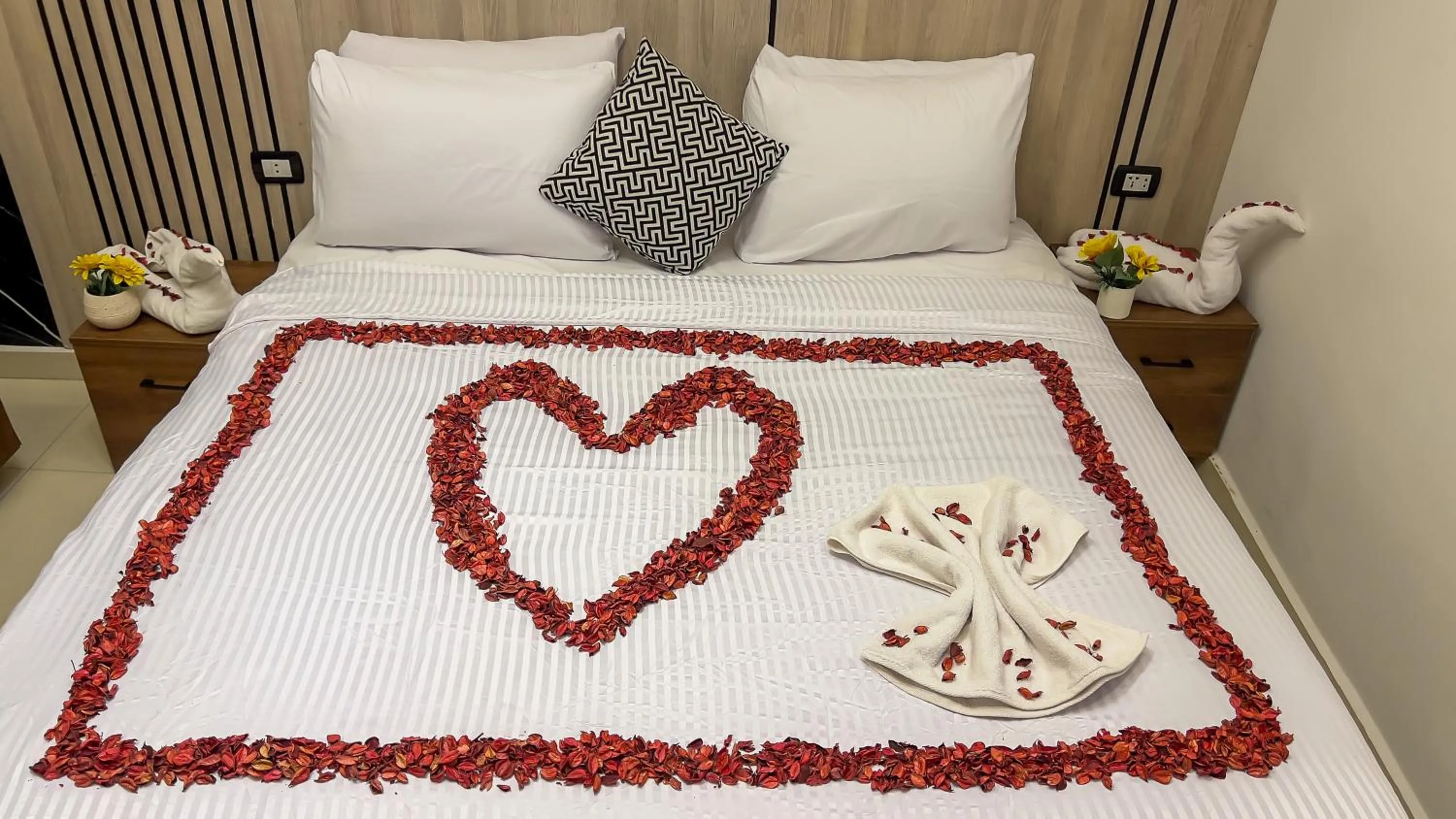 Bed in Point Pyramids View