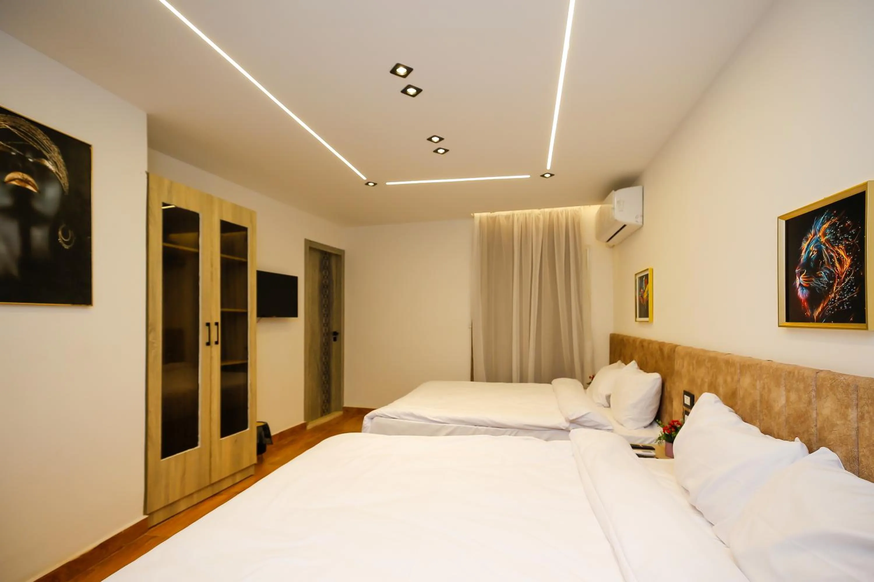 Bed in Point Pyramids View