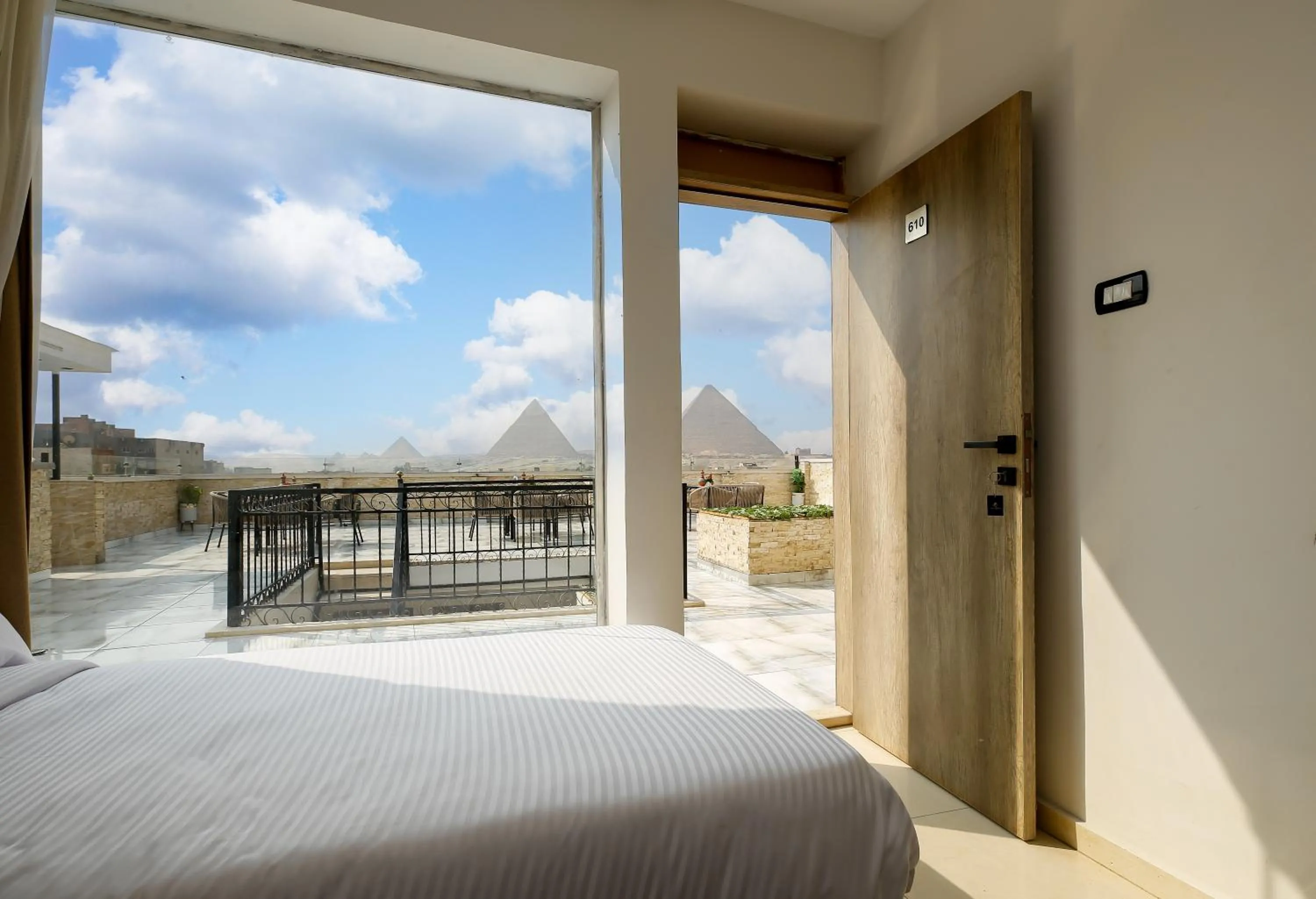 View (from property/room), Bed in Point Pyramids View