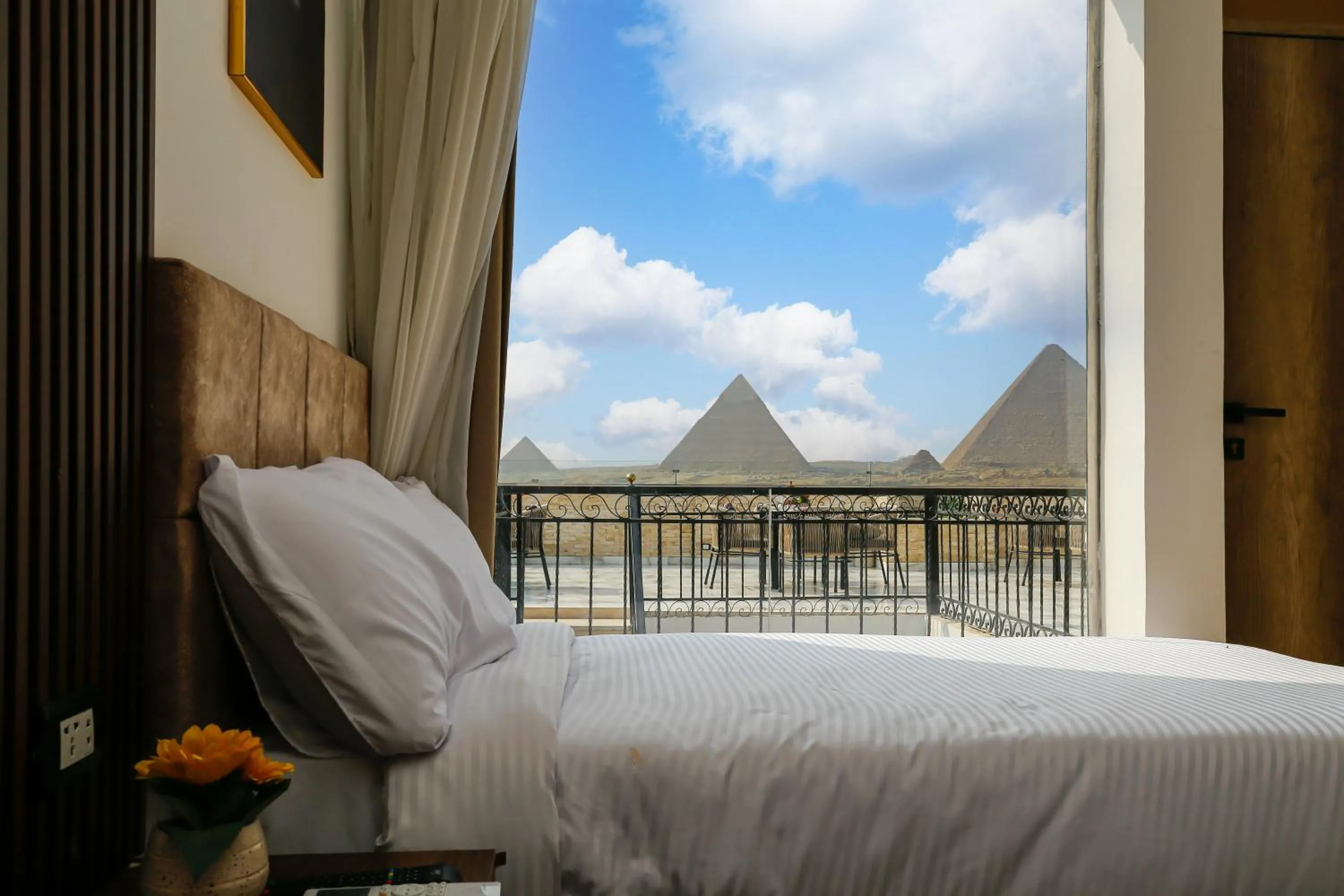 View (from property/room), Bed in Point Pyramids View