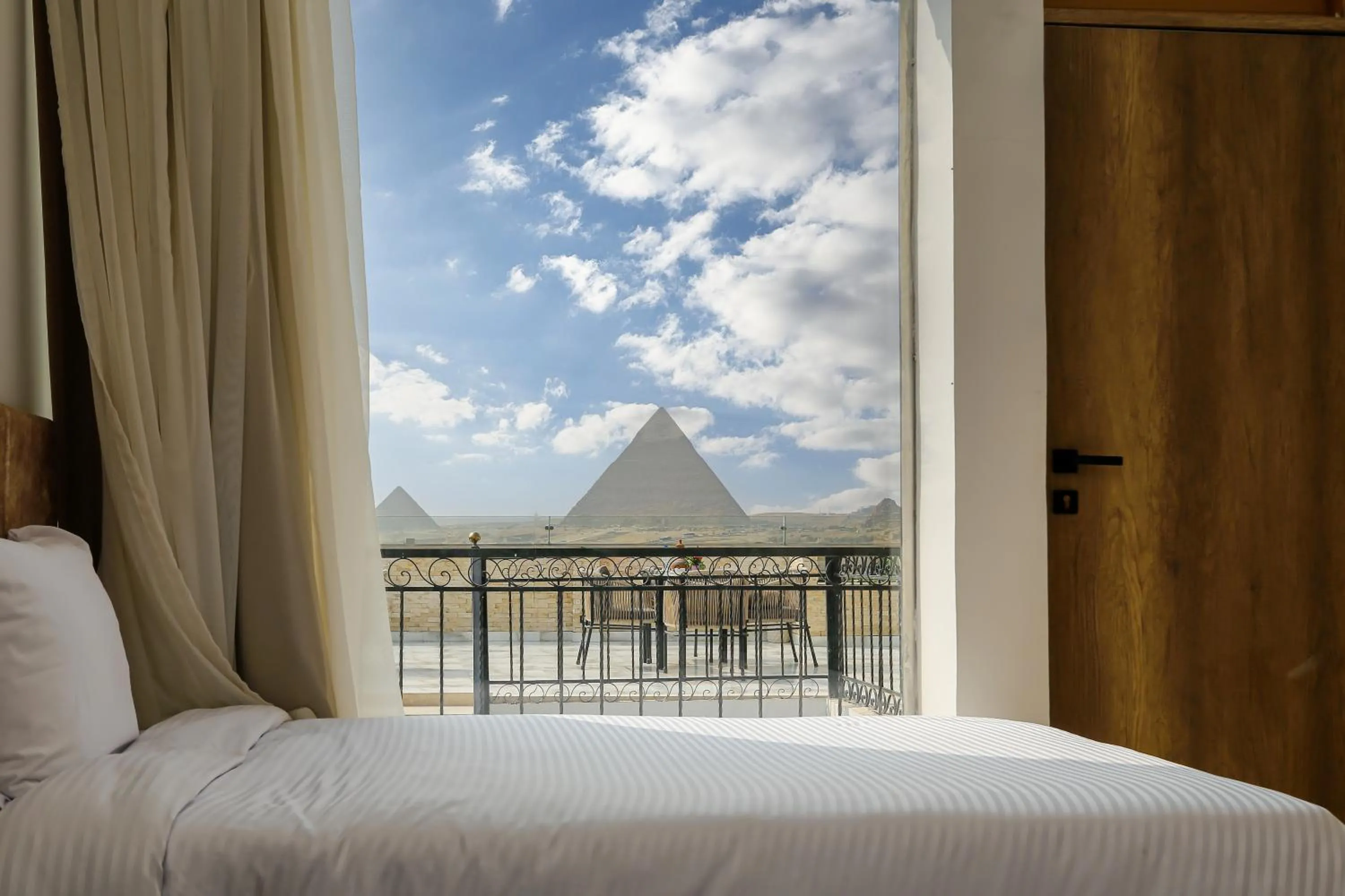 View (from property/room), Bed in Point Pyramids View