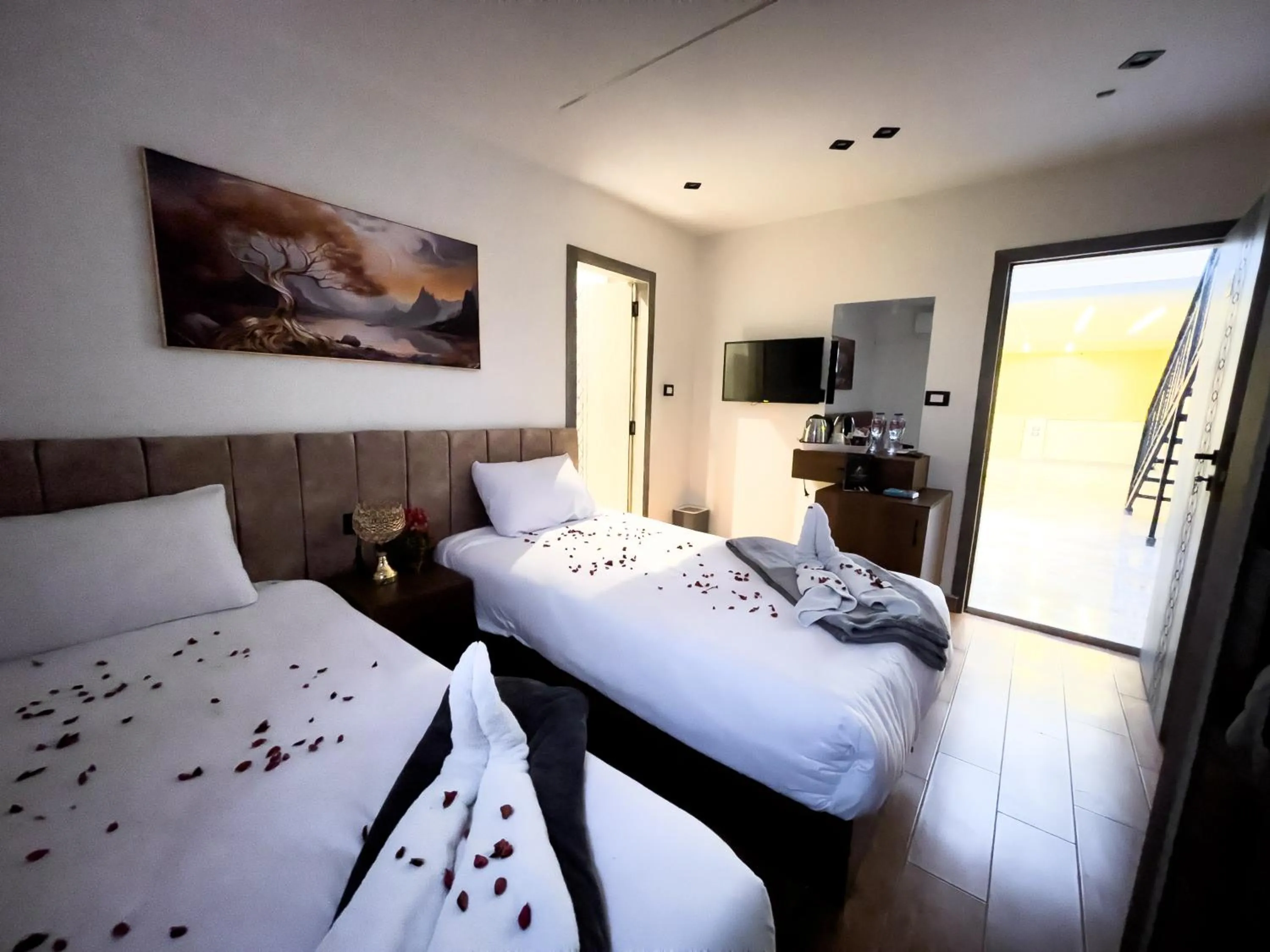 Bed in Point Pyramids View