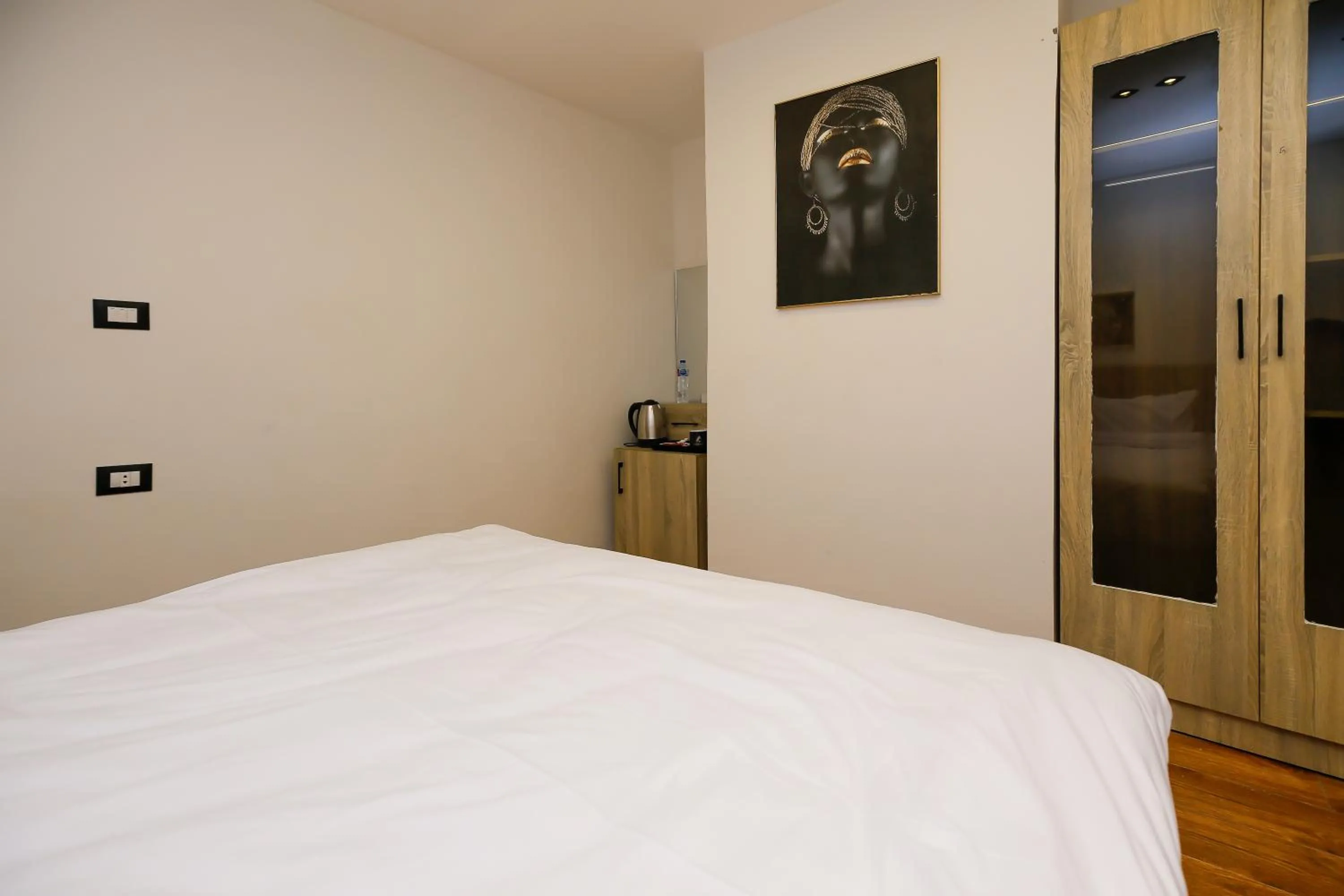 Bed in Point Pyramids View
