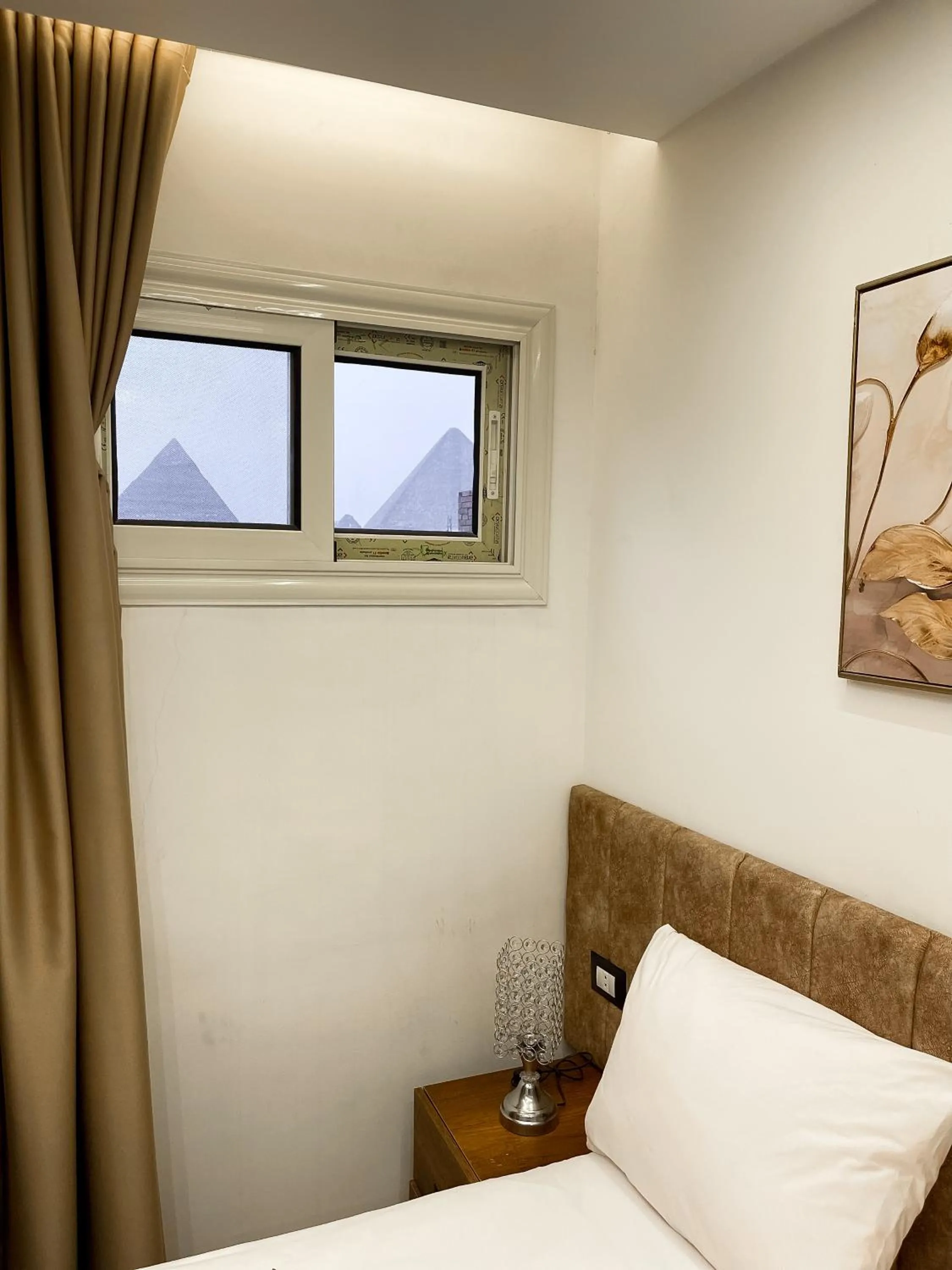 Bed in Point Pyramids View