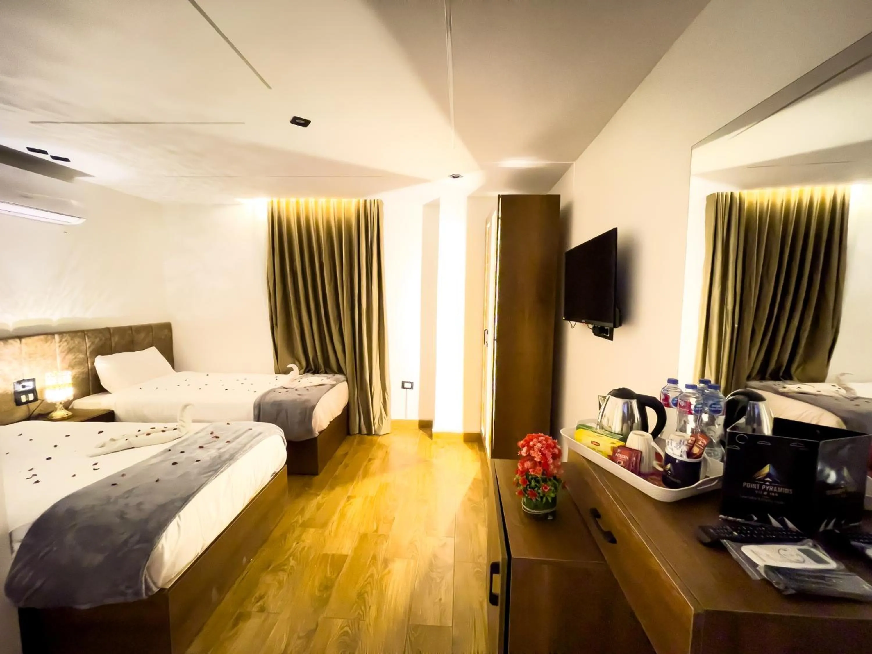 Bed in Point Pyramids View