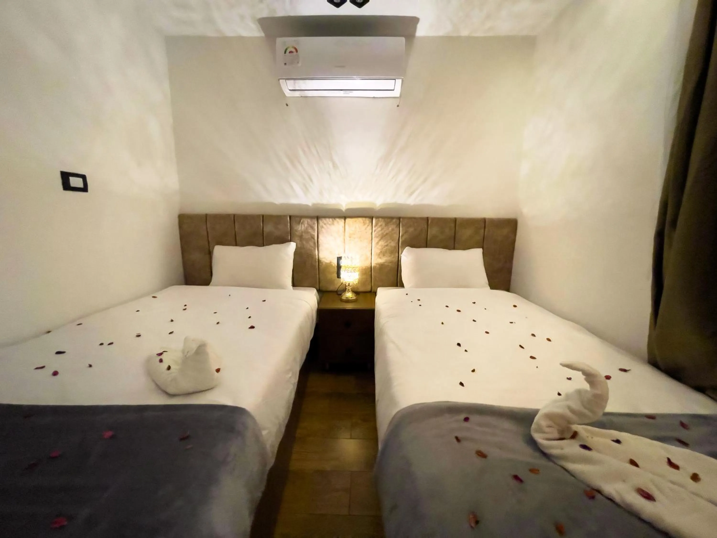 Bed in Point Pyramids View