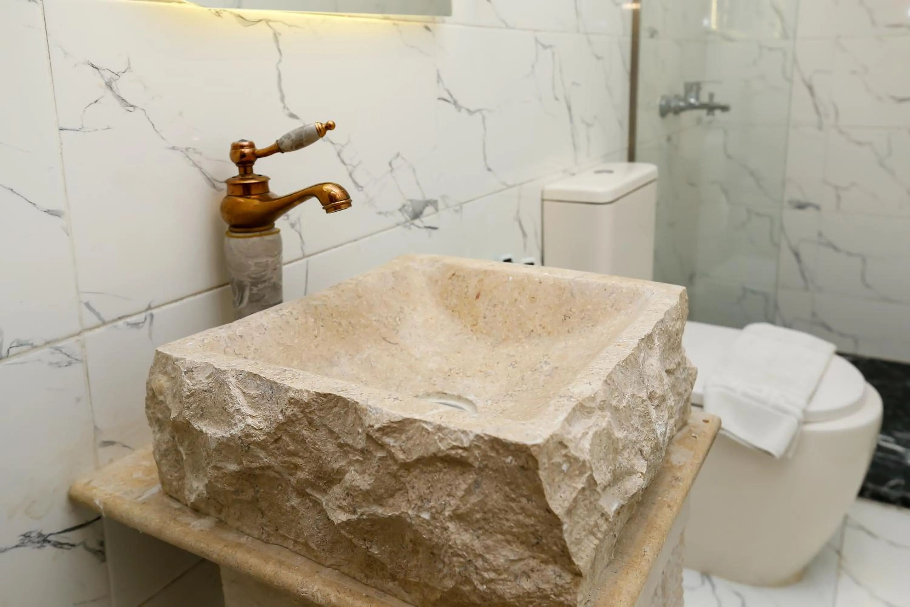 Toilet in Point Pyramids View