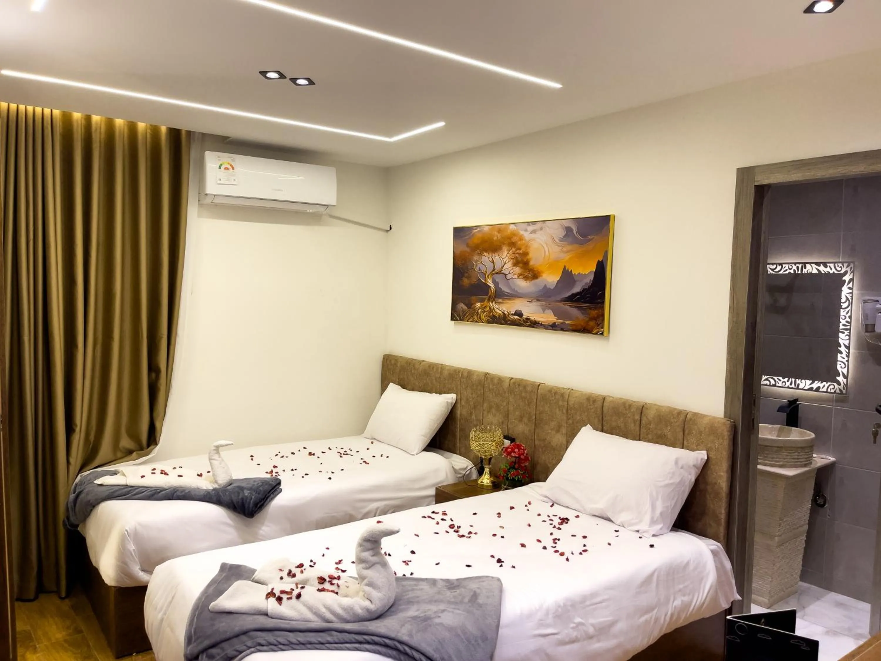 Bed in Point Pyramids View