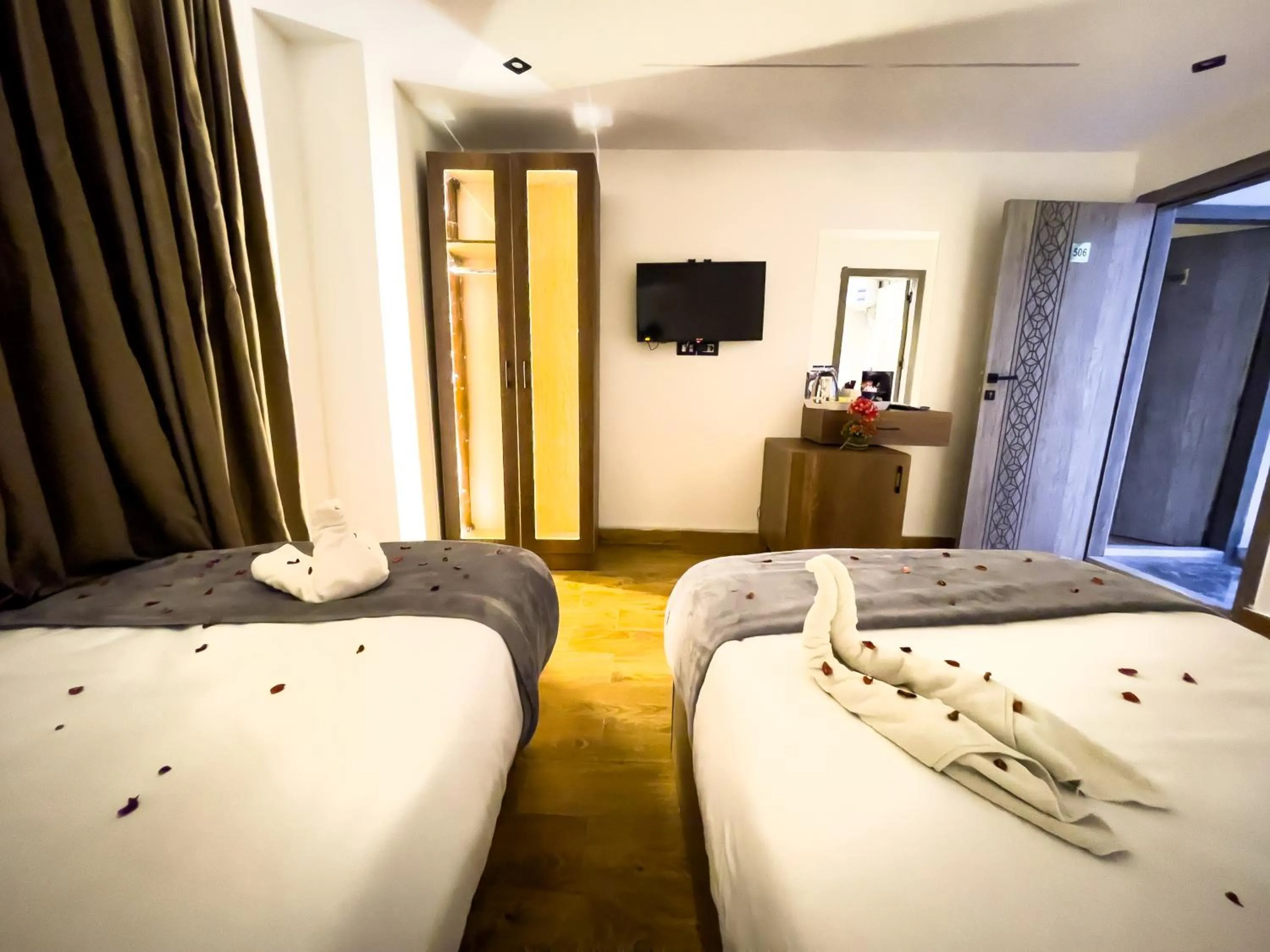 Bed in Point Pyramids View
