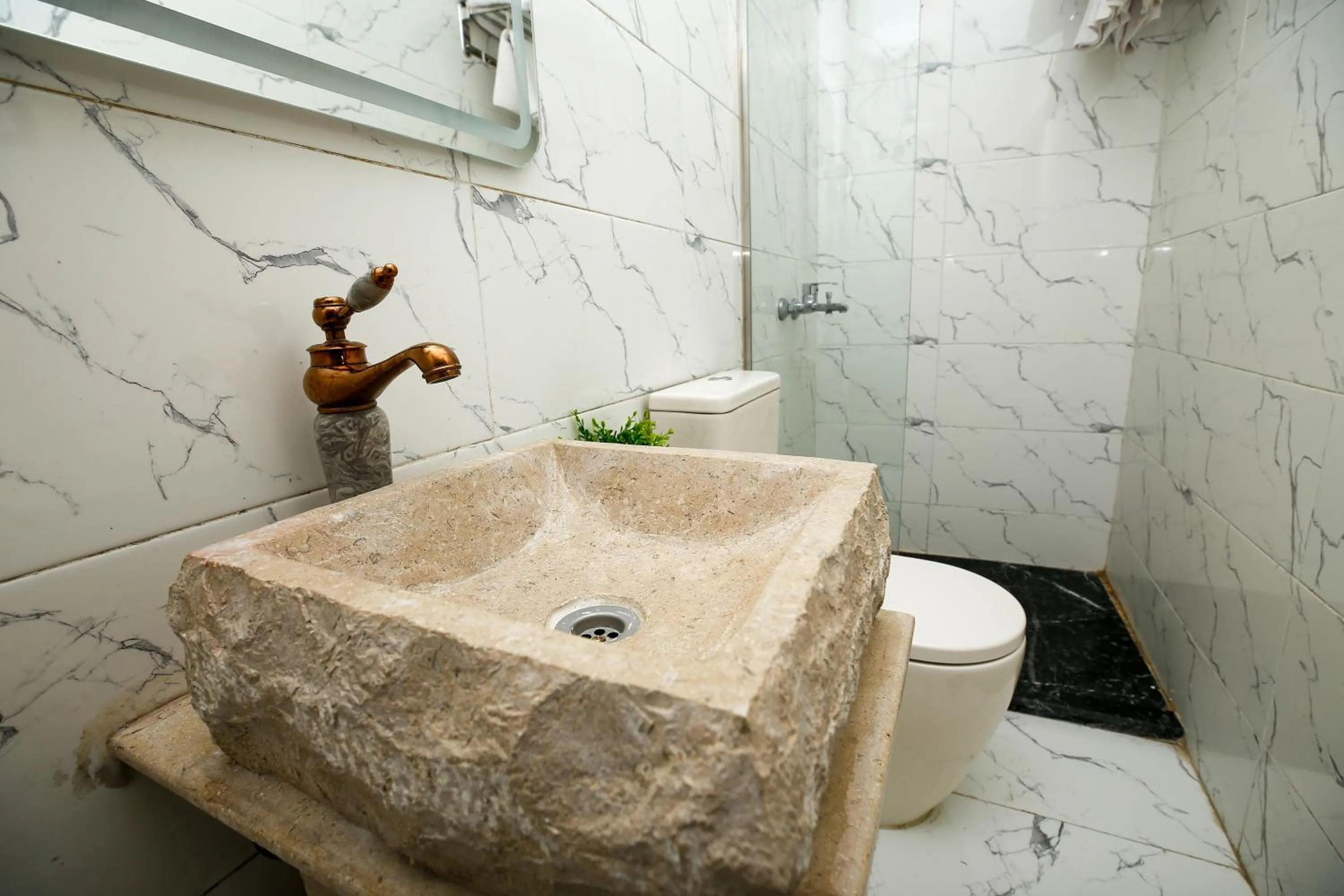 Shower in Point Pyramids View