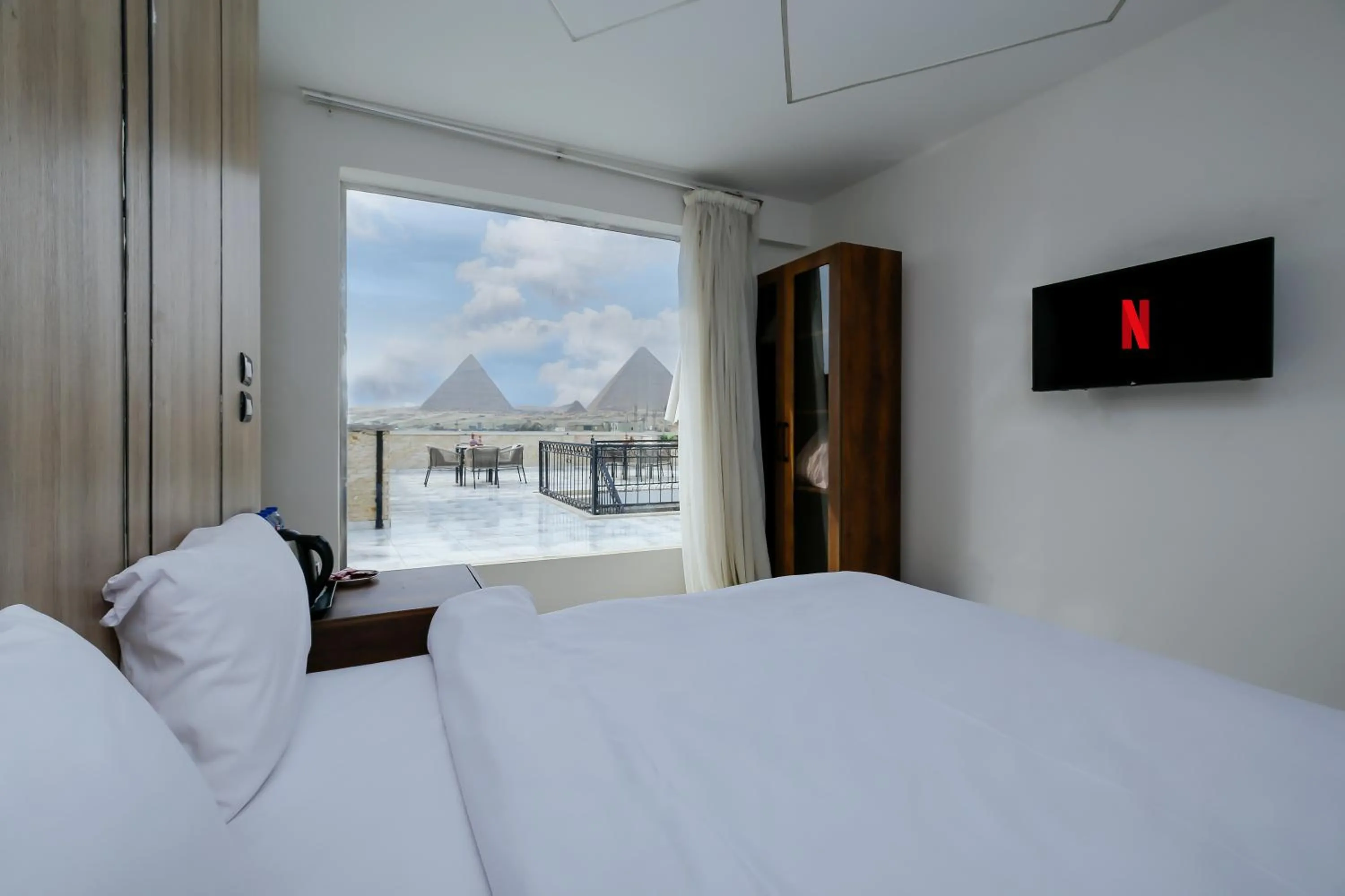 Bed in Point Pyramids View