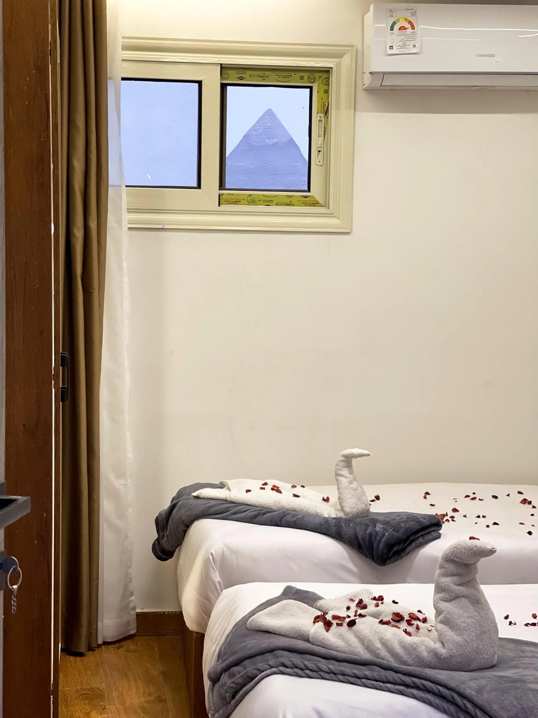 Bed in Point Pyramids View