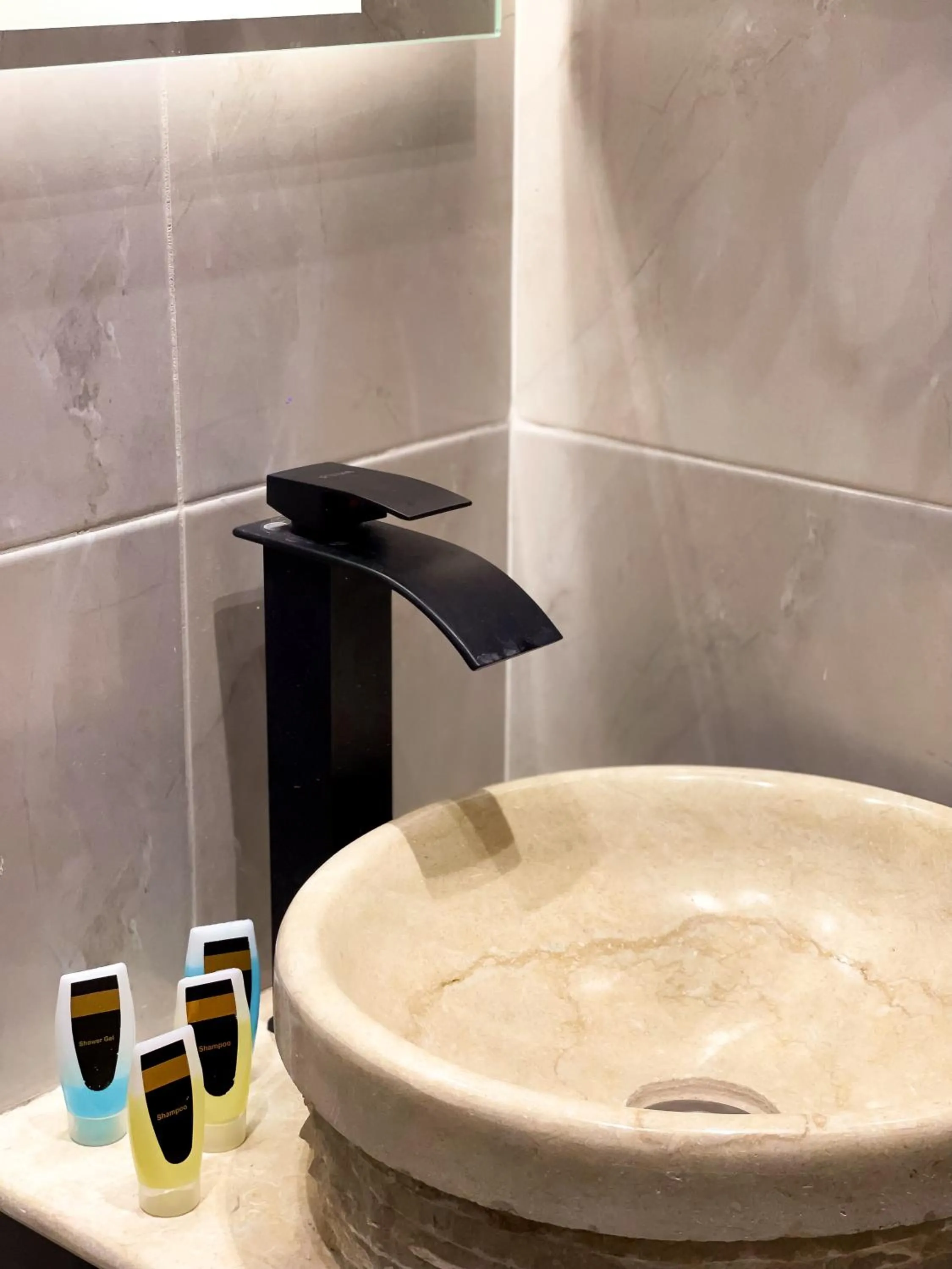 Bathroom in Point Pyramids View
