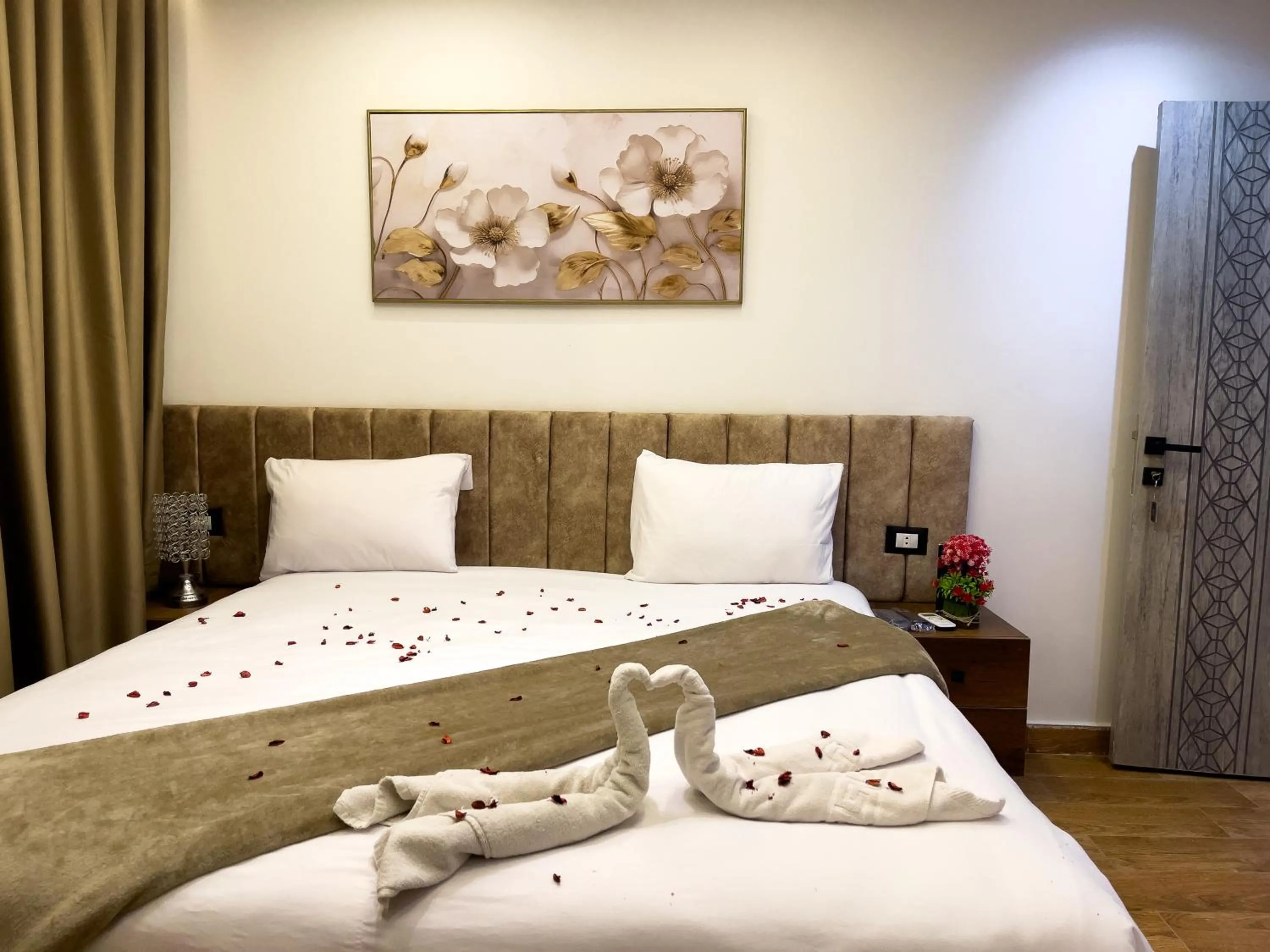 Bed in Point Pyramids View