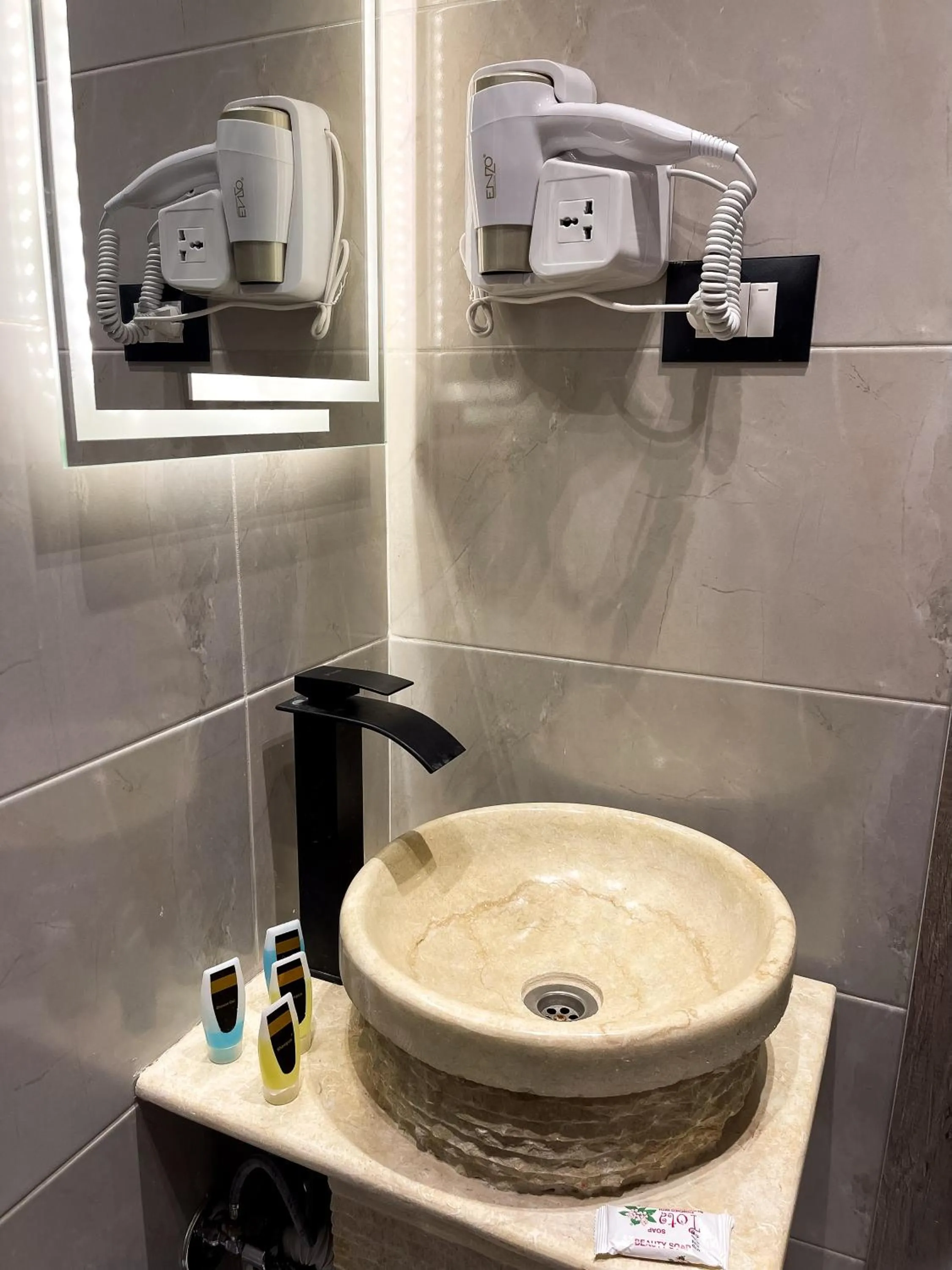 Bathroom in Point Pyramids View