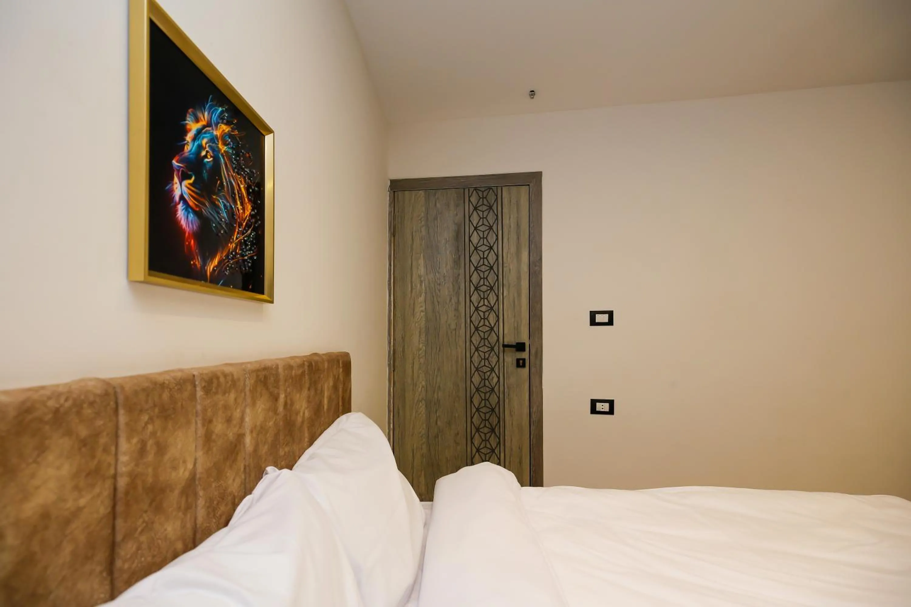 Bed in Point Pyramids View