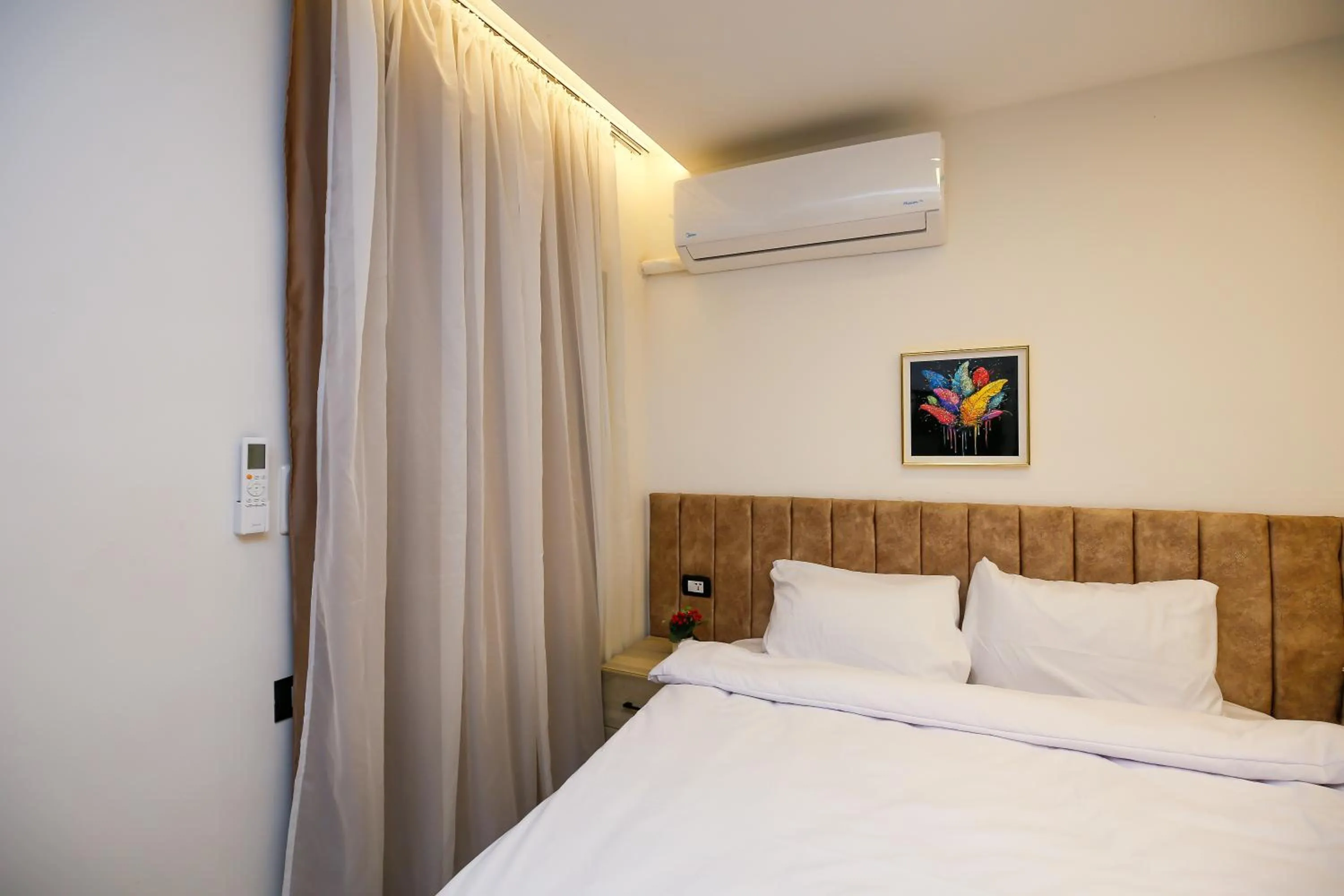 Bed in Point Pyramids View